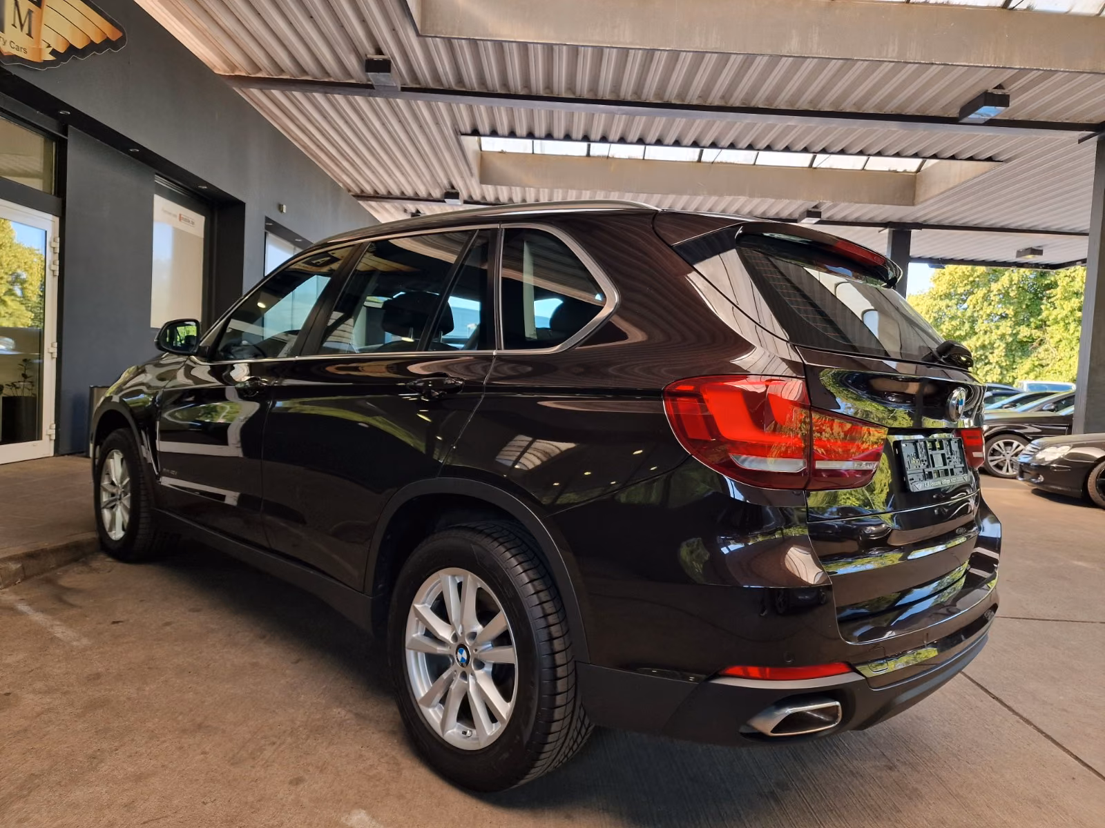 BMW X5 xDRIVE 40d 3.0 BI-TURBO 313ch BVA - CUIR DAKOTA - SIÈGES CHAUFFANTS ET VENTILÉS - ATTELAGE - CAMÉRA DE RECUL - SUSPENSION ADAPTATIVE