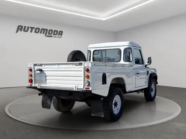 Land Rover Defender 110 2.2 TD4 Pick-up | 122 ch | BVM | Direction assistée | Verrouillage centralisé