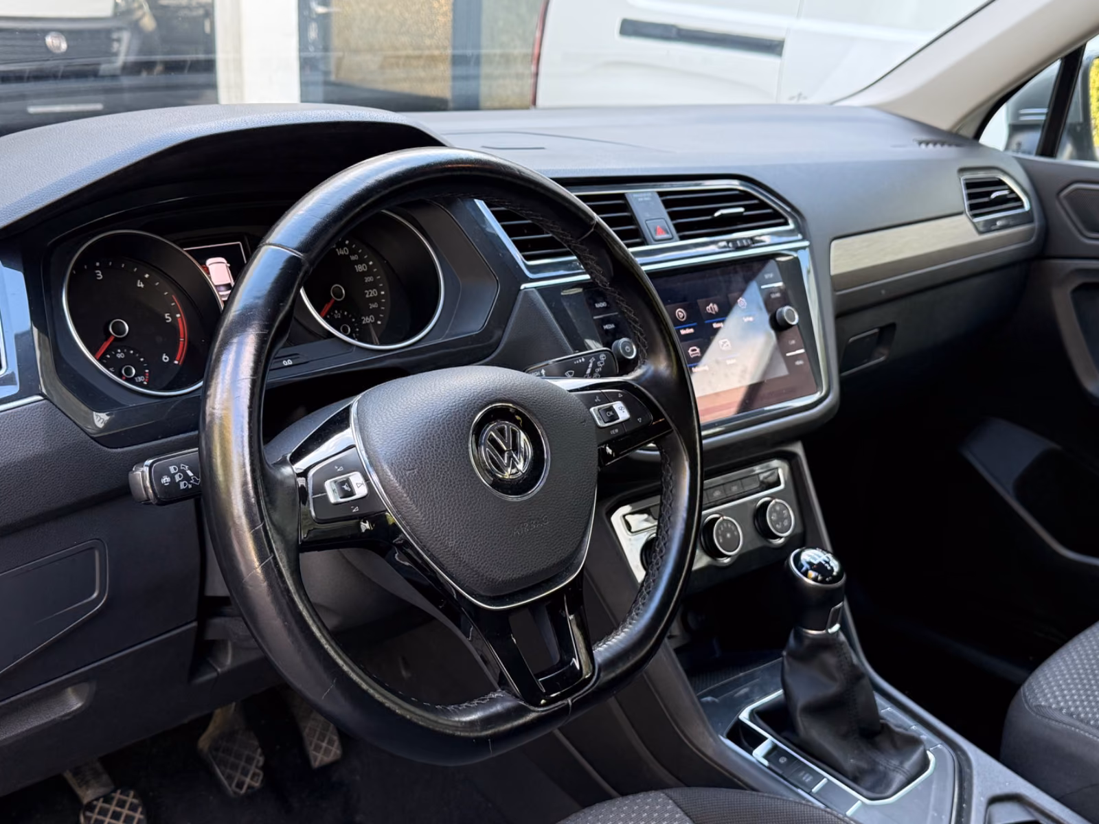 VOLKSWAGEN TIGUAN 2.0 TDI 150CH - ALLSPACE COMFORTLINE - HAYON ÉLECTRIQUE - 1ERE MAIN