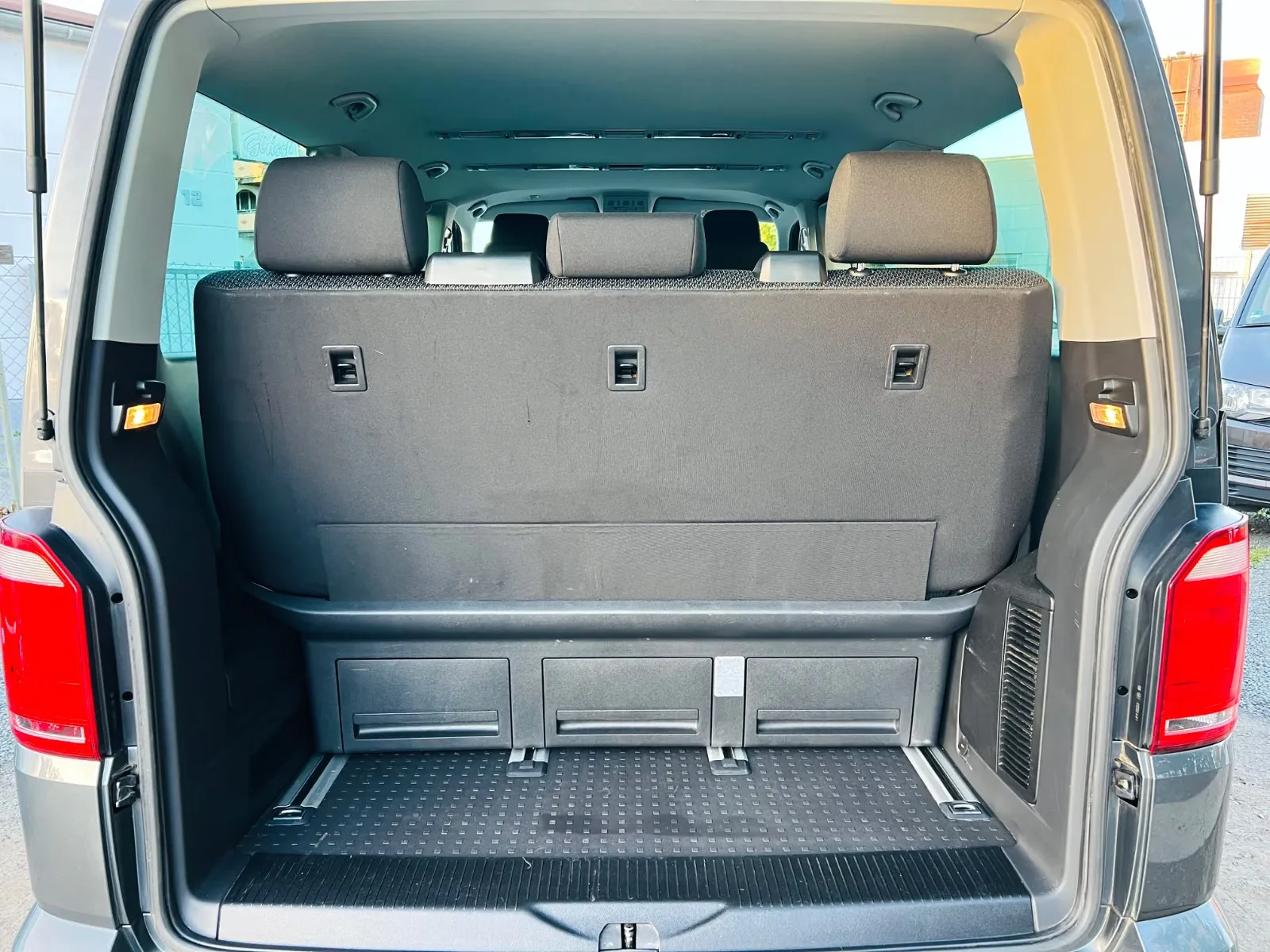 VOLKSWAGEN T6 MULTIVAN 2.0 TDI 150CH - DSG - GPS - CAMÉRA - ATTELAGE - 7 PLACES - 114.000 KMS