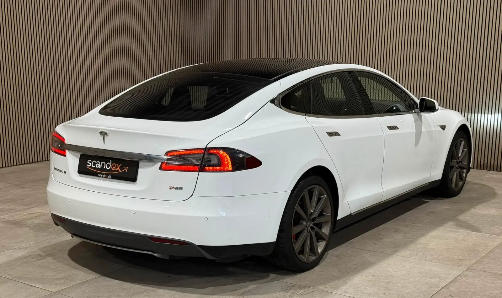 Tesla Model S Performance 85 367ch - Supercharge gratuite - Jantes 17" - Régulateur - Toit panoramique - Sièges chauffants éléctriques