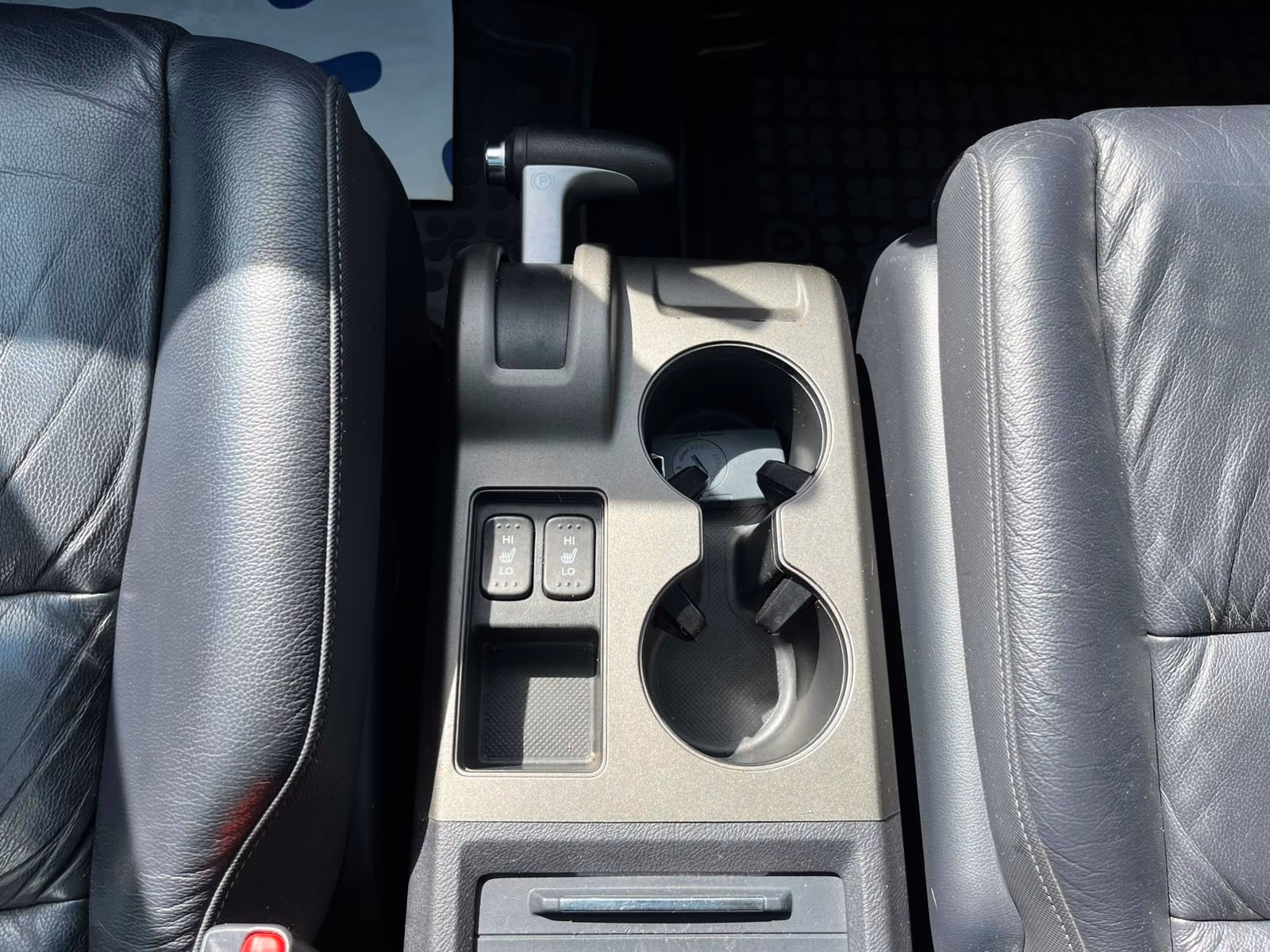 HONDA CR-V 2.2 i-DTEC EXECUTIVE 150ch BVA - 4x4 - CUIR - TOIT PANORAMIQUE - SIÈGES CHAUFFANTS - BI-XÉNON - ATTELAGE