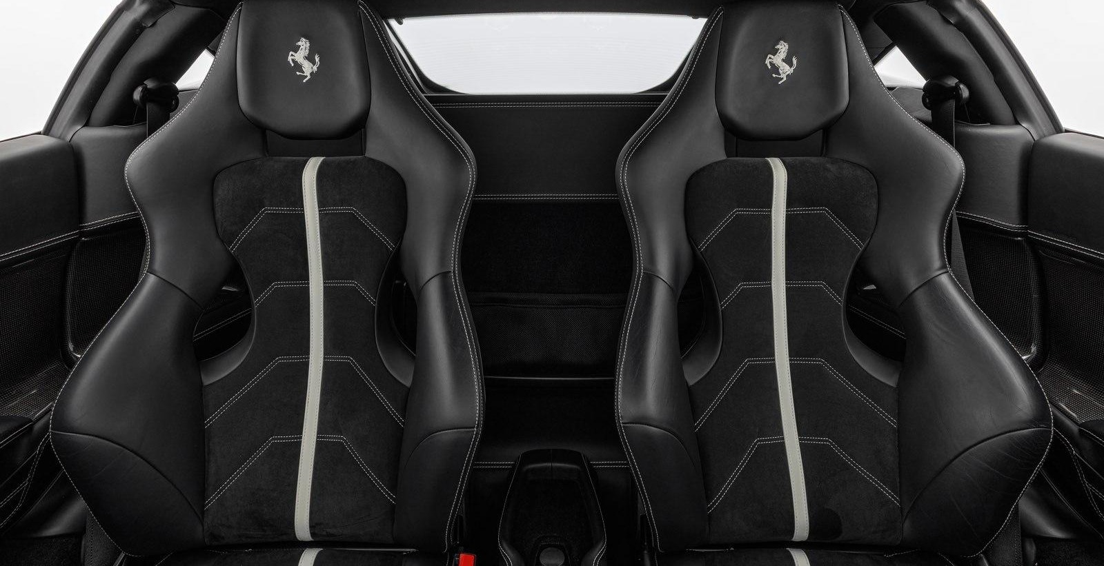 Ferrari 458 Italia V8 570 ch • Boîte F1 DCT • Baquets carbone • Pack Carbone • 48 000 km • Bianco Avus