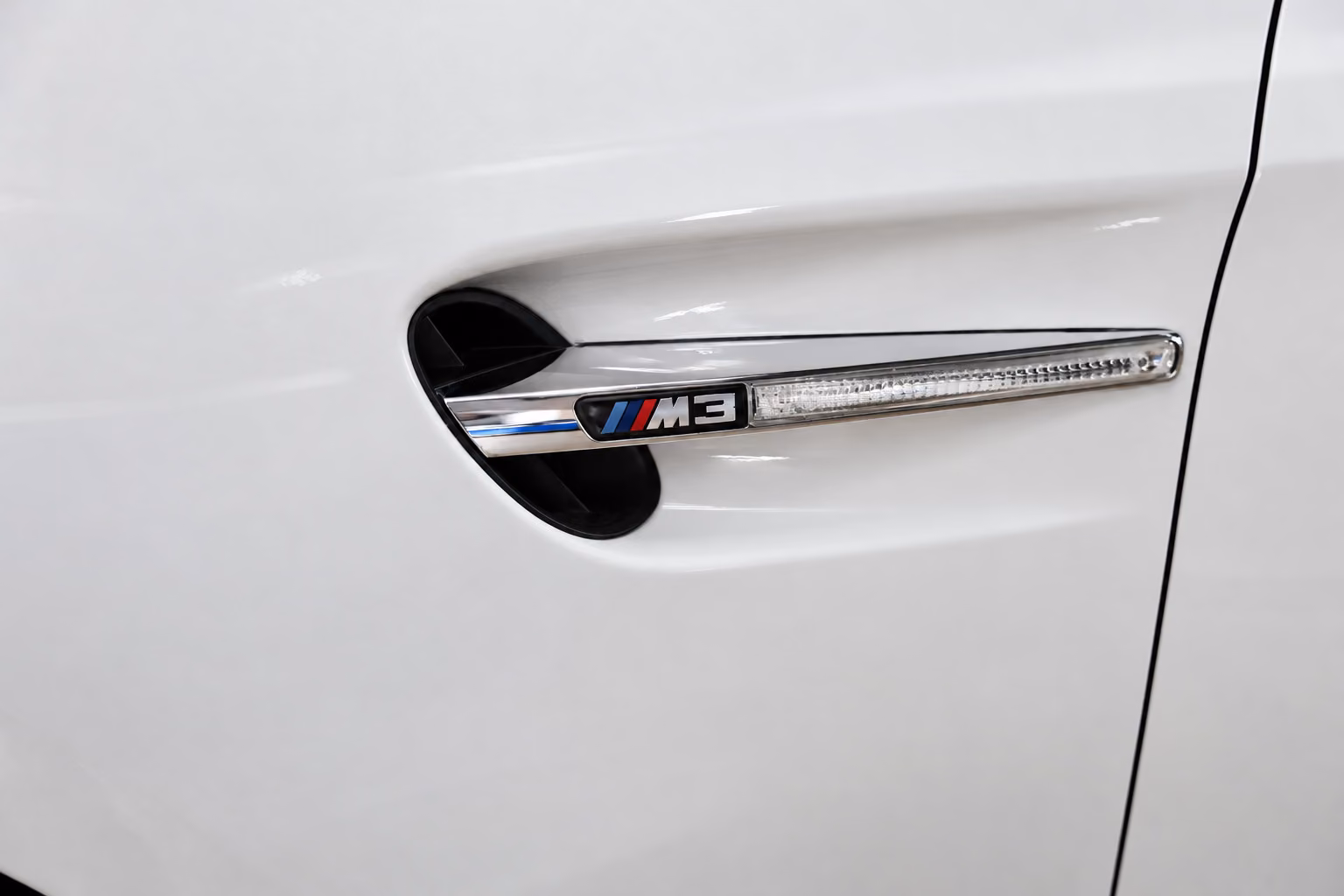 BMW M3 E93 CABRIOLET 4.0 V8 420 CH – BVA – CUIR – M DRIVE – 120 000 KM