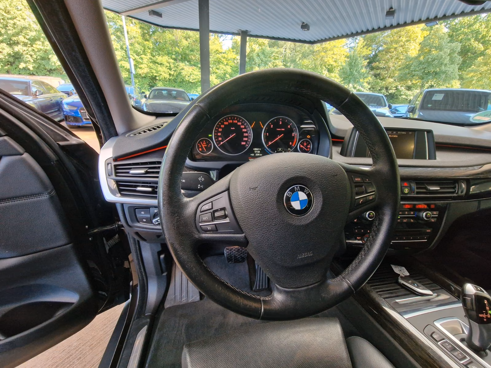 BMW X5 xDRIVE 40d 3.0 BI-TURBO 313ch BVA - CUIR DAKOTA - SIÈGES CHAUFFANTS ET VENTILÉS - ATTELAGE - CAMÉRA DE RECUL - SUSPENSION ADAPTATIVE