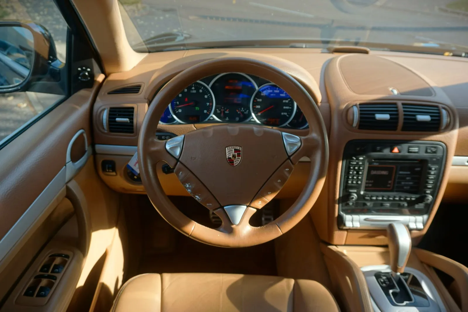 Porsche Cayenne S 4.5 V8 | 340 ch | BVA | Cuir beige | Toit ouvrant | GPS | Xénon | Sièges chauffants