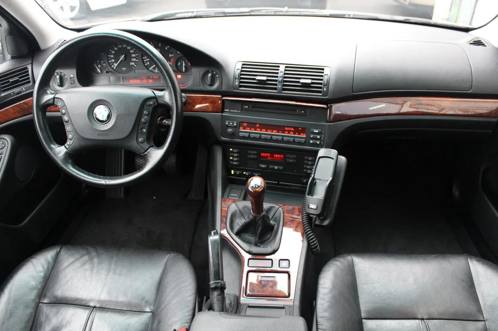 BMW 530 i TOURING 231 ch BVM - 2ème MAIN - CUIR -  205700 km