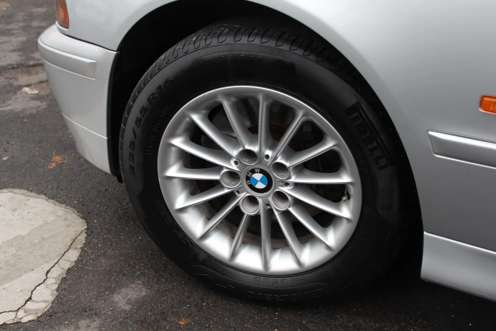 BMW 530 i TOURING 231 ch BVM - 2ème MAIN - CUIR -  205700 km
