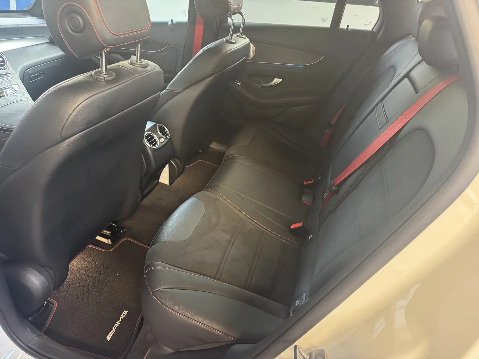 Mercedes-Benz Classe GLC 43 AMG 4MATIC | 390 ch | BVA | Toit panoramique | Burmester | Affichage tête haute | Suspension pneumatique | Attelage
