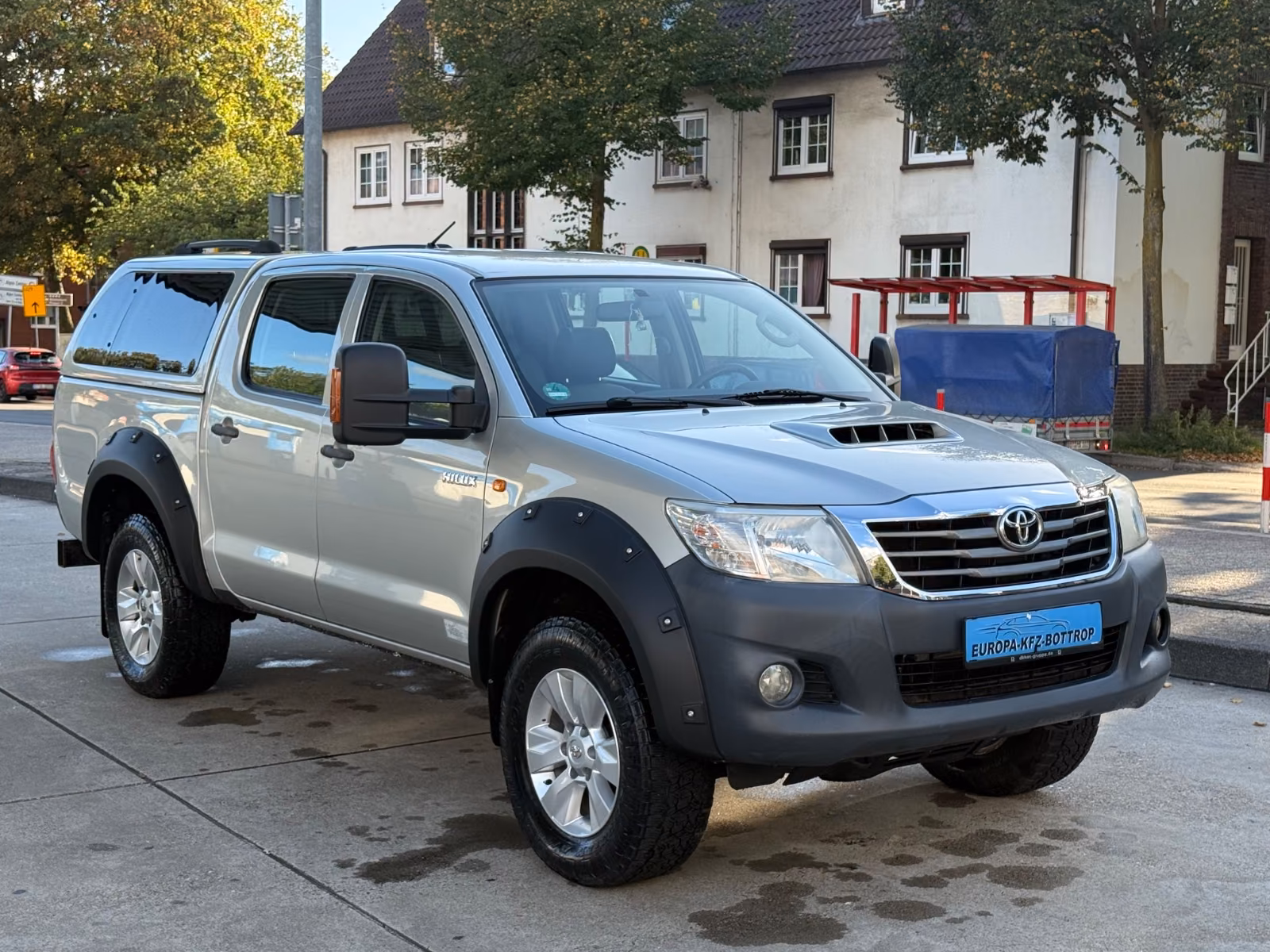 TOYOTA HILUX DOUBLE CAB 4X4 144 ch BVM - 1ère MAIN - ATTELAGE - 1540000 km