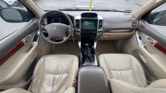 Toyota Land Cruiser 3.0 D-4D 173 ch Executive • 8 places • Boîte auto • Cuir beige • GPS • Toit ouvrant