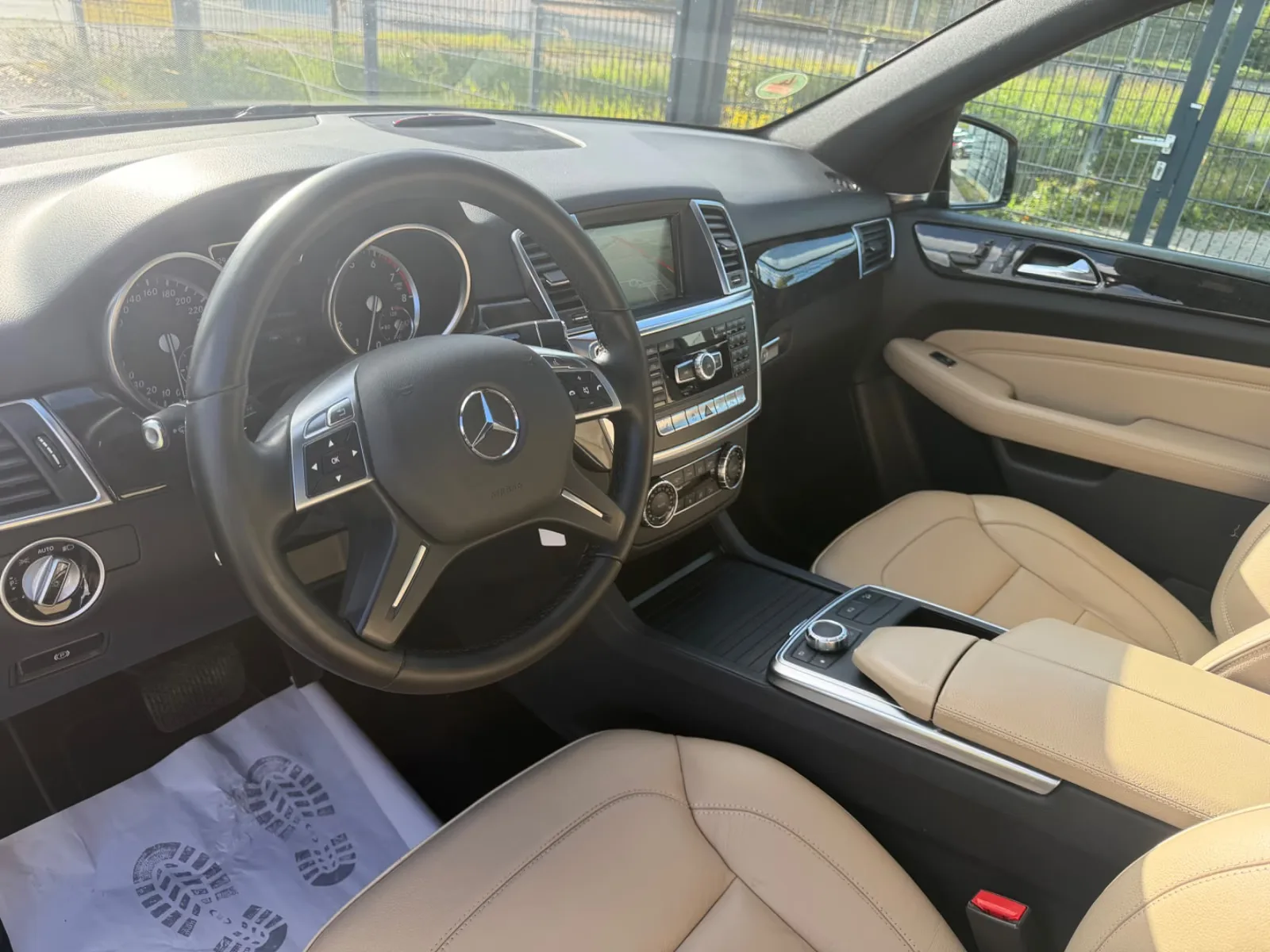Mercedes-Benz Classe M 350 4MATIC Pack AMG | 306 ch | BVA | Toit panoramique | Cuir beige | Harman Kardon | GPS | Attelage