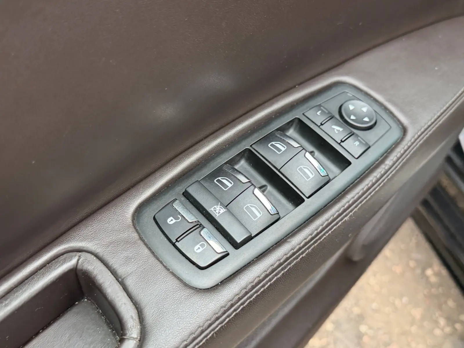Maserati Quattroporte 3.0 V6 Diesel | 275 ch | BVA | Cuir | Toit ouvrant | Caméra | GPS | Sièges chauffants