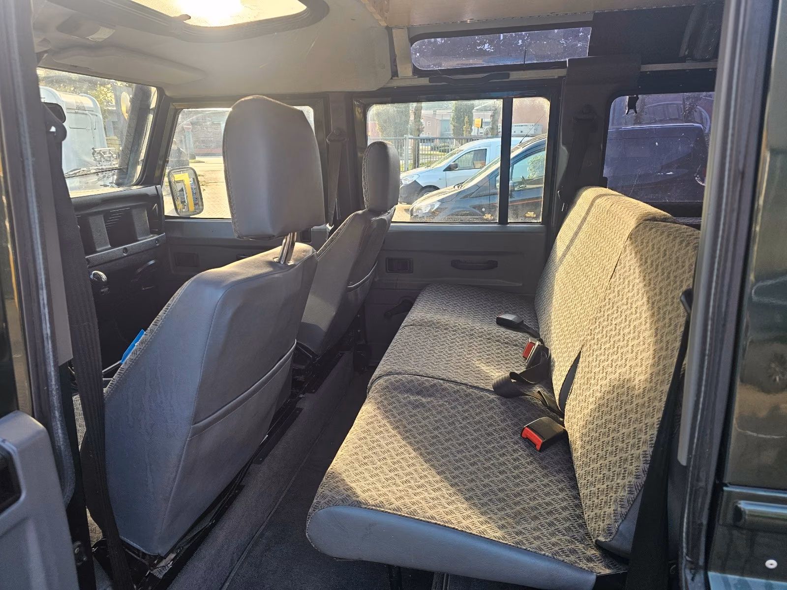LAND ROVER DEFENDER 110 TD5 STATION WAGON