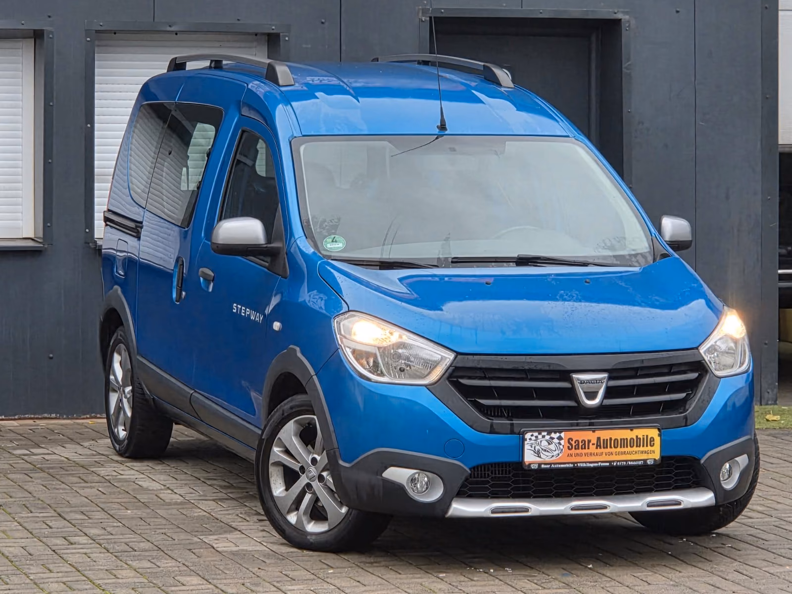 DACIA DOKKER STEPWAY 1.5 DCI / CLIMATISATION / RÉGULATEUR DE VITESSE | 90 ch | BVM | VOLANT EN CUIR