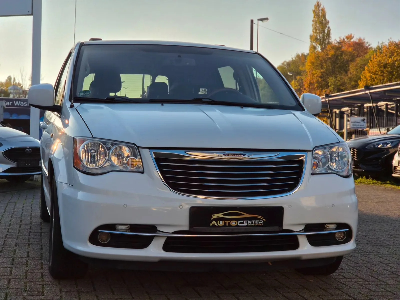 CHRYSLER GRAND VOYAGER TOWN & COUNTRY 3.6 V6 287 CH – BVA – 7 PLACES – CUIR – PORTES ÉLECTRIQUES – DVD – 52 771 KM
