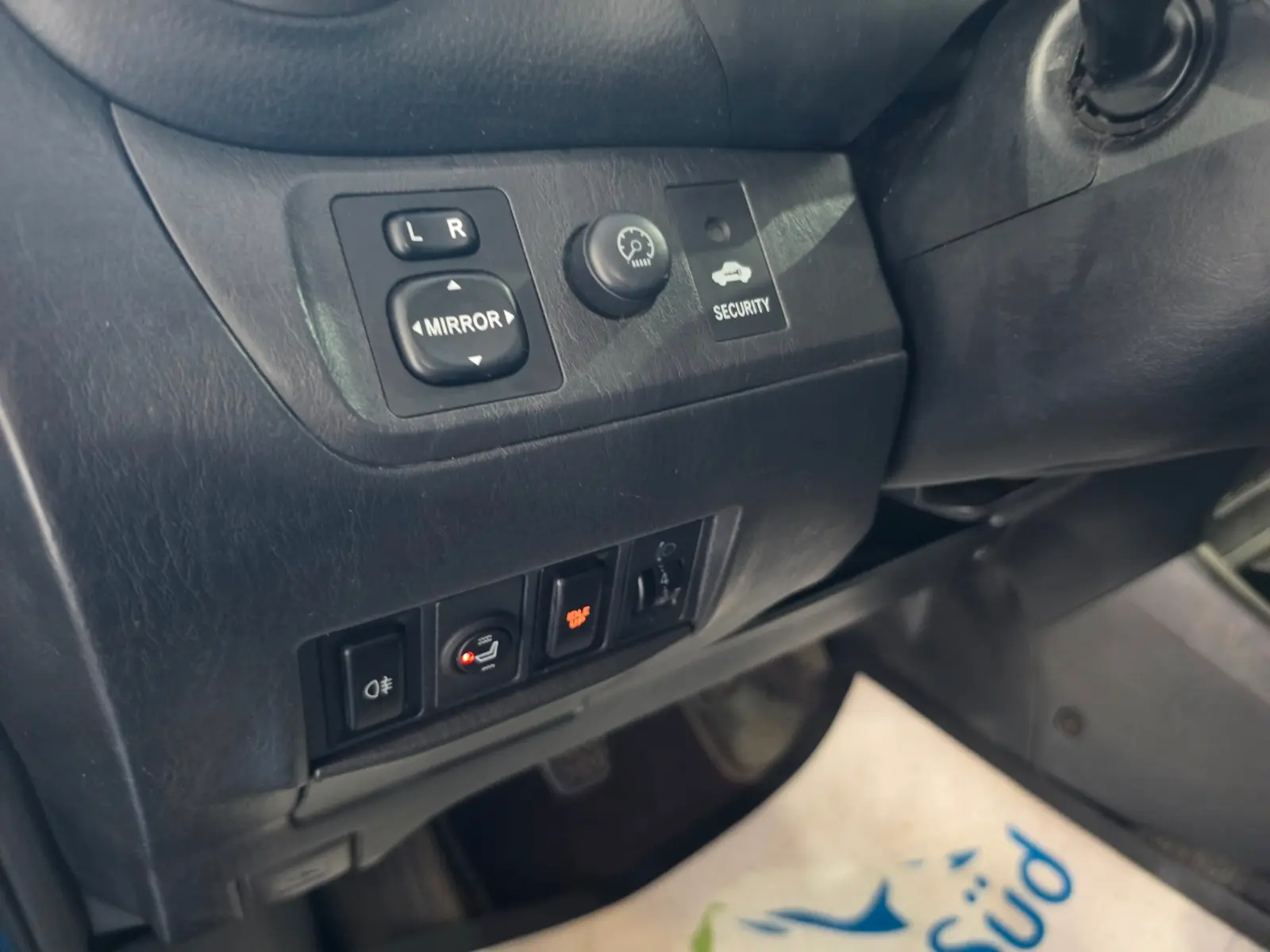 Toyota RAV4 2.0 D-4D 116 ch 4x4 Sol • 5 portes • Clim auto • Sièges chauffants • Attelage