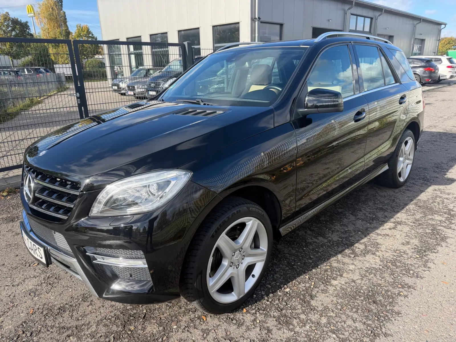 Mercedes-Benz Classe M 350 4MATIC Pack AMG | 306 ch | BVA | Toit panoramique | Cuir beige | Harman Kardon | GPS | Attelage