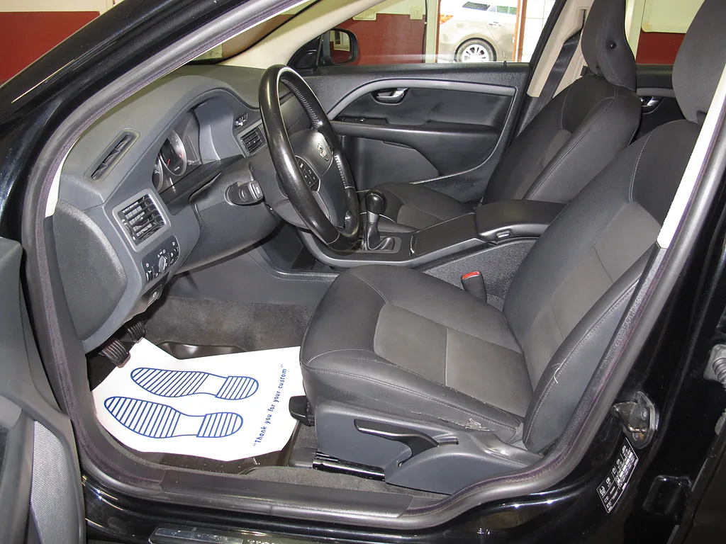 VOLVO V70 2.0 FLEXIFUEL 146CH