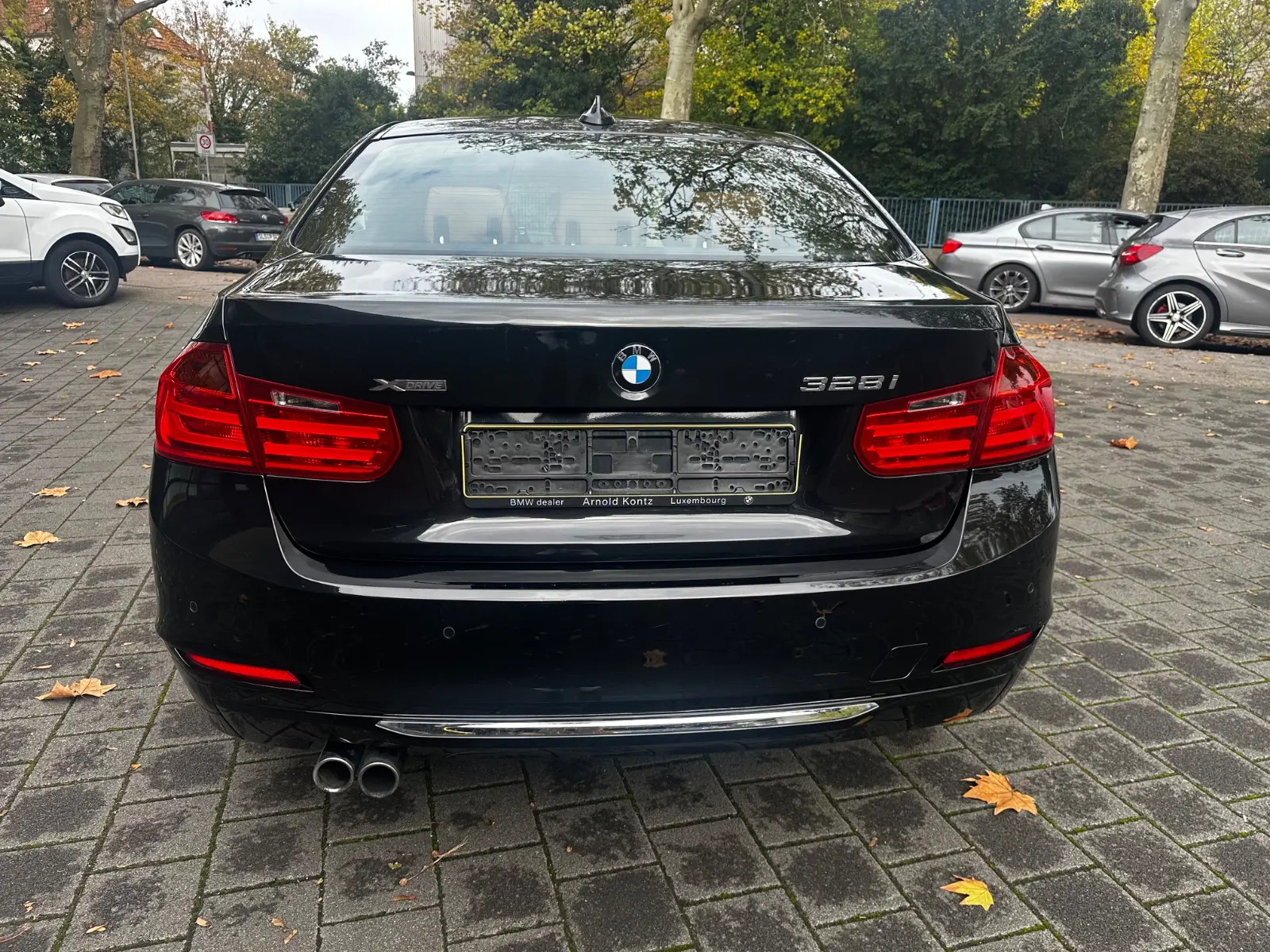 BMW 328i xDRIVE 2.0 TURBO 245ch - 4X4 - CUIR DAKOTA - AFFICHAGE TÊTE HAUTE - SIÈGES ÉLECTRIQUES À MÉMOIRE - GPS
