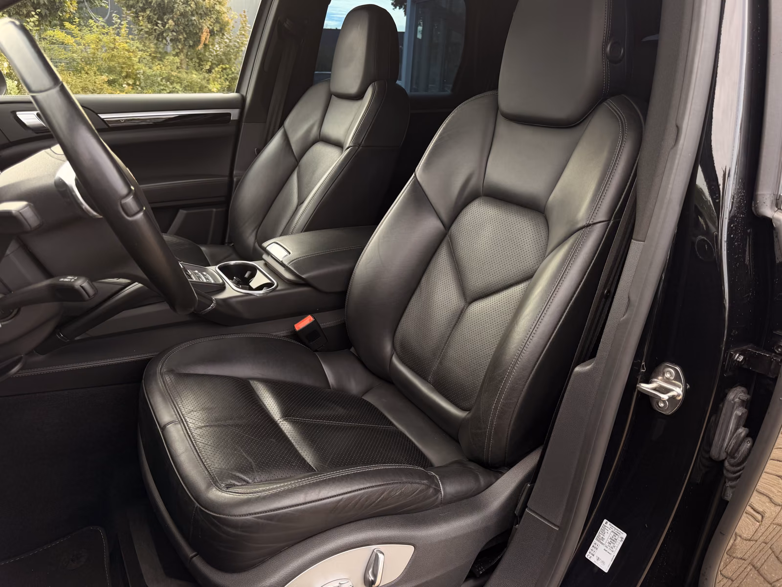 PORSCHE CAYENNE 3.6 V6 299ch TIPTRONIC 4x4 - SUSPENSION PNEUMATIQUE - CHAUFFAGE AUXILIAIRE - TOIT OUVRANT - ATTELAGE - JANTES 20"