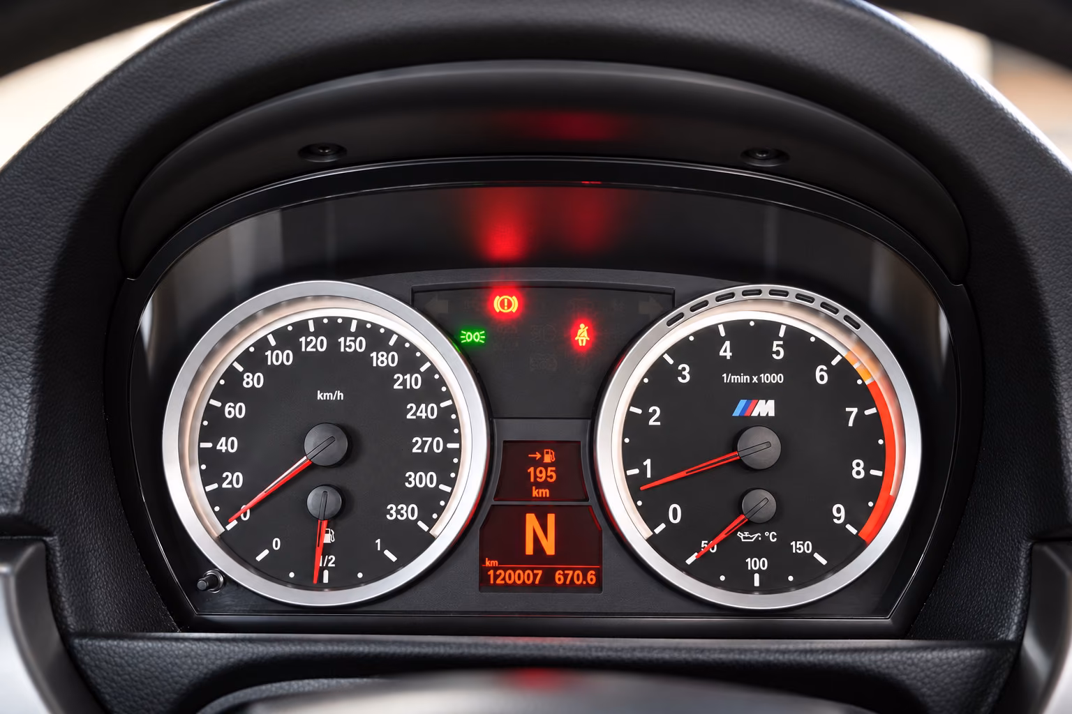 BMW M3 E93 CABRIOLET 4.0 V8 420 CH – BVA – CUIR – M DRIVE – 120 000 KM