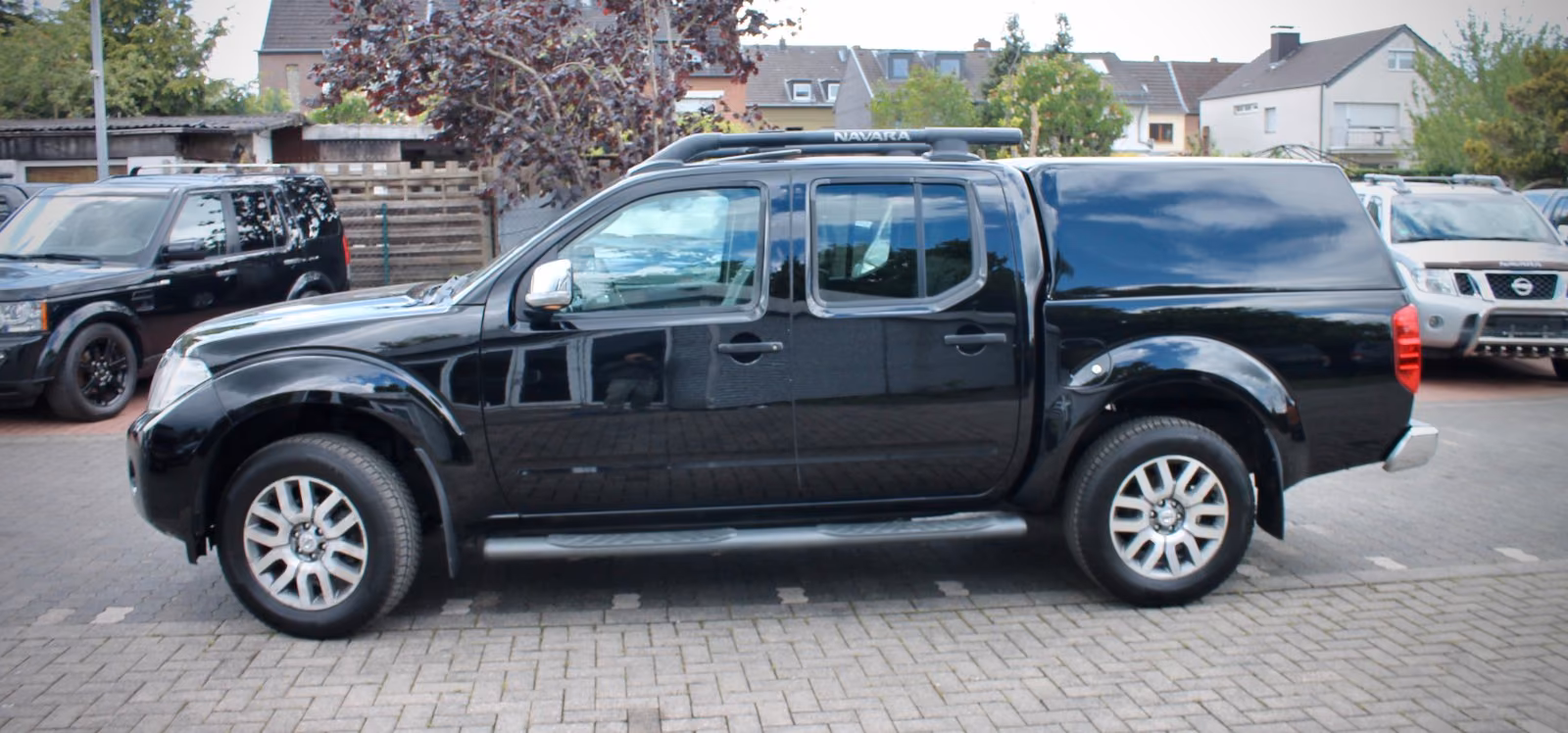 NISSAN Navara 3.0 V6 DCI 231 CH – BVA – 4X4 – DOUBLE CABINE – HARDTOP – CUIR – TOIT OUVRANT – BOSE – 184 000 KM