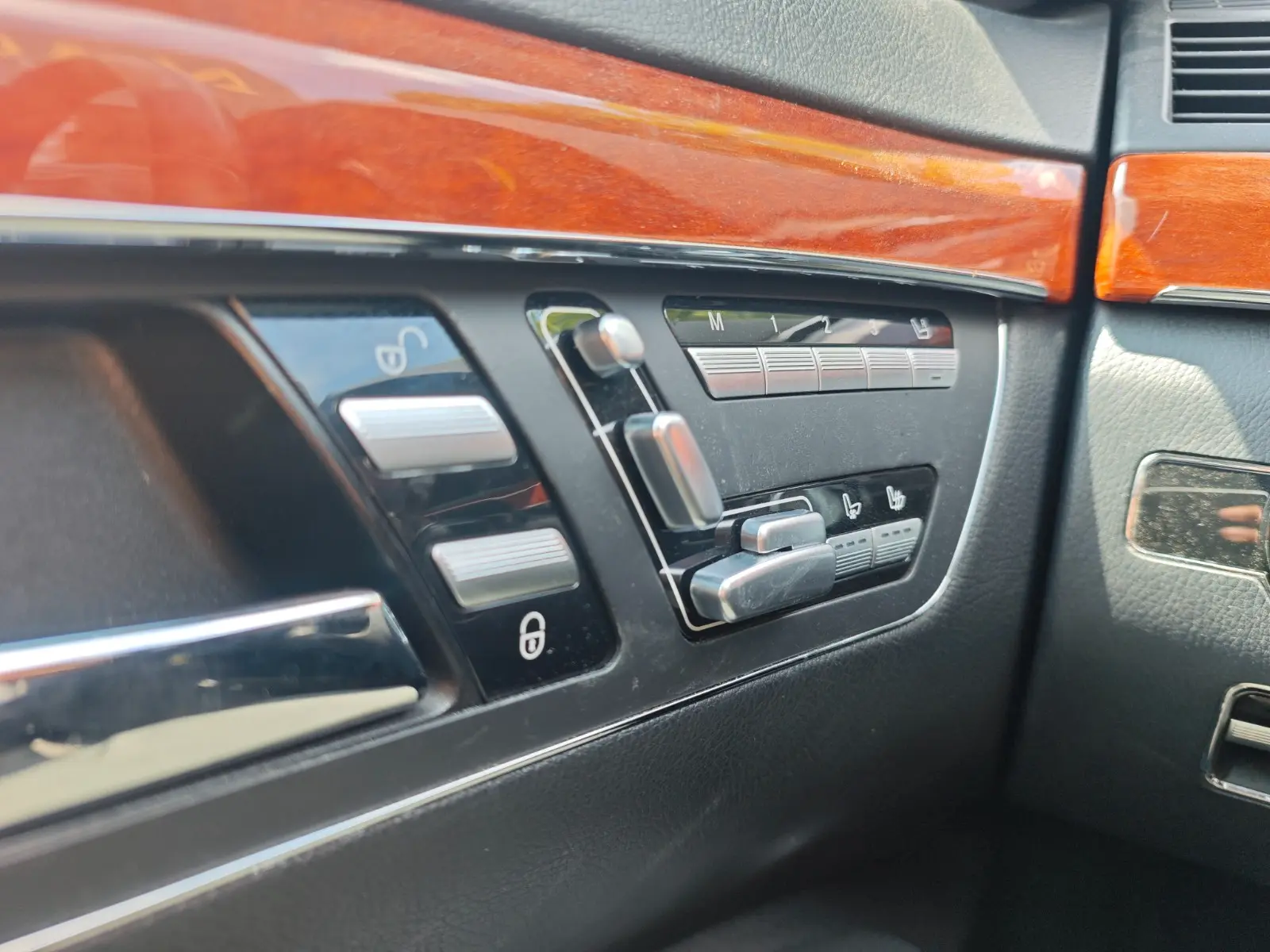 Mercedes-Benz Classe S 350 | 272 ch | BVA | Cuir | Suspension pneumatique | Chauffage auxiliaire | Sièges chauffants et ventilés | GPS