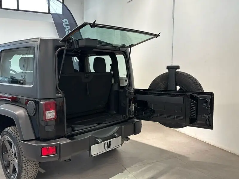 Jeep Wrangler 2.8 CRD Sport | 200 ch | BVM | Hard-top | Climatisation | Régulateur de vitesse | Jantes alu noires