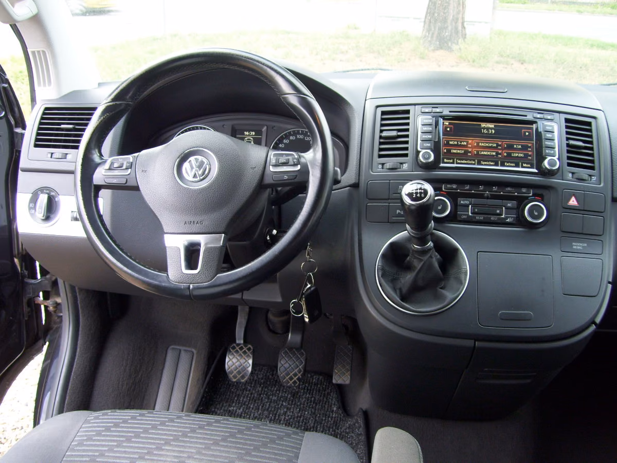 VOLKSWAGEN T5 MULTIVAN COMFORTLINE +GPS | 179 ch | BVM |