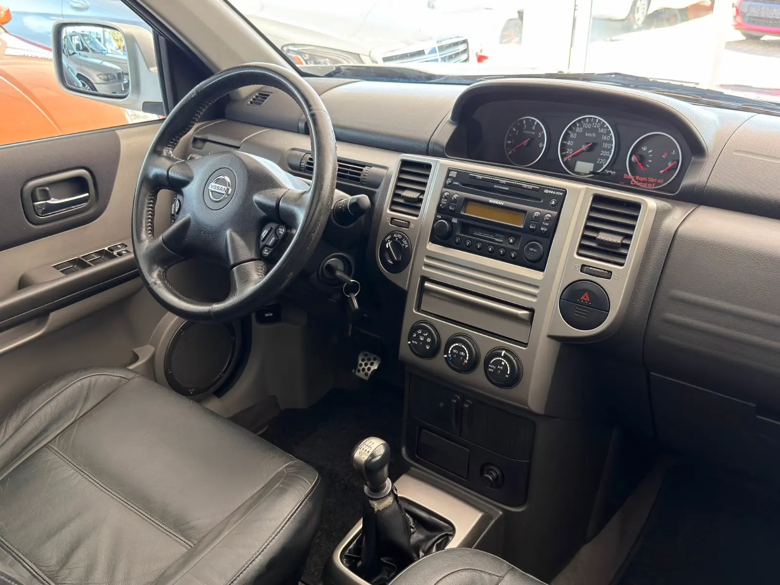 NISSAN X-TRAIL 2.2 dCi 136ch 4x4 - CUIR - TOIT PANORAMIQUE OUVRANT - SIÈGES CHAUFFANTS - SIÈGES ÉLECTRIQUES - RÉGULATEUR DE VITESSE