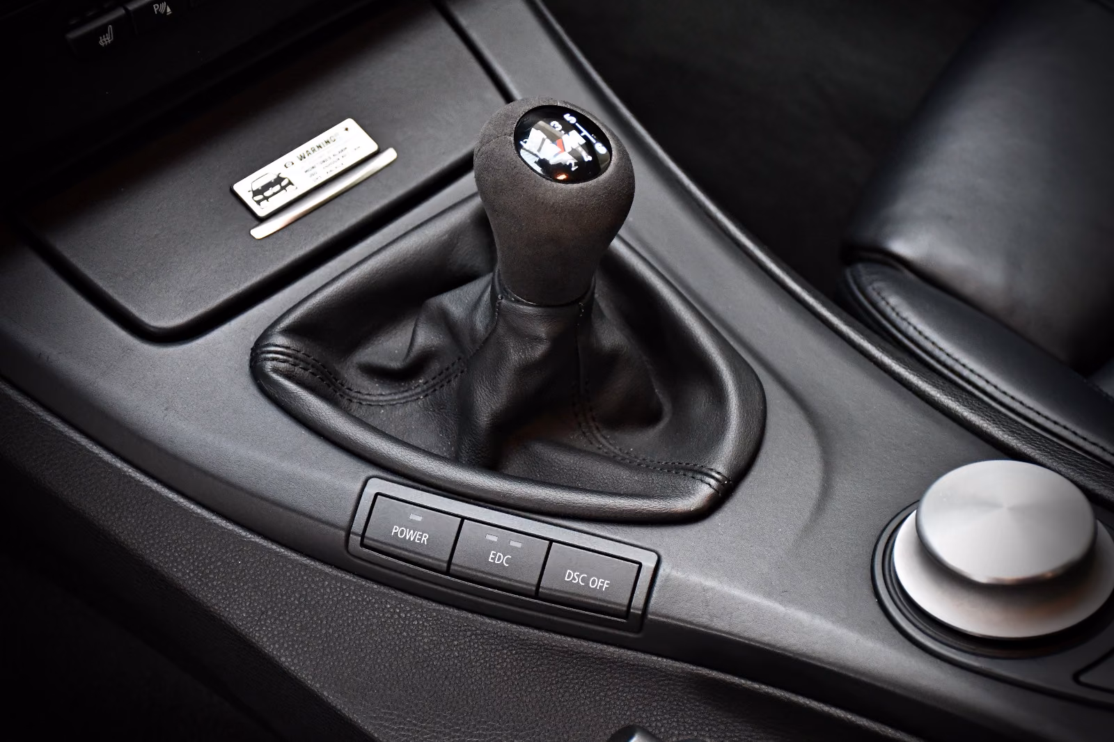 BMW M3 E92 V8 4.0 420 ch • Boîte manuelle • 79 800 km • Toit carbone • EDC • Cuir/Alcantara • GPS Pro