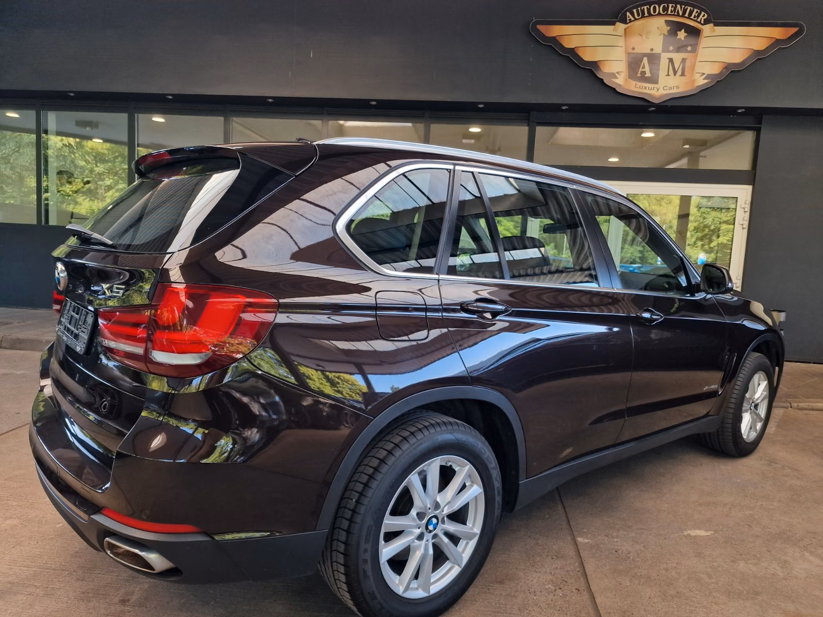 BMW X5 xDRIVE 40d 3.0 BI-TURBO 313ch BVA - CUIR DAKOTA - SIÈGES CHAUFFANTS ET VENTILÉS - ATTELAGE - CAMÉRA DE RECUL - SUSPENSION ADAPTATIVE