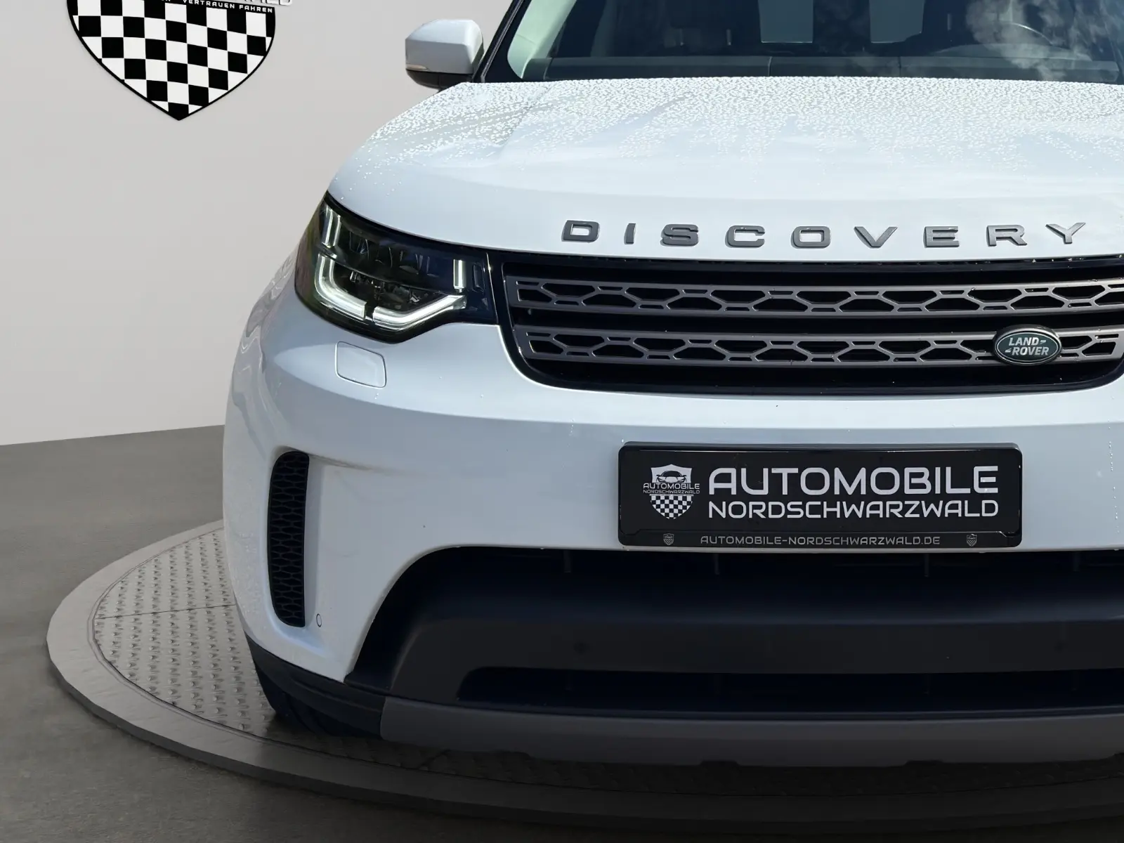 Land Rover Discovery 5 Si6 3.0 V6 SE | 340 ch | BVA | Suspension pneumatique | Cuir | Régulateur adaptatif | Sièges chauffants | Attelage