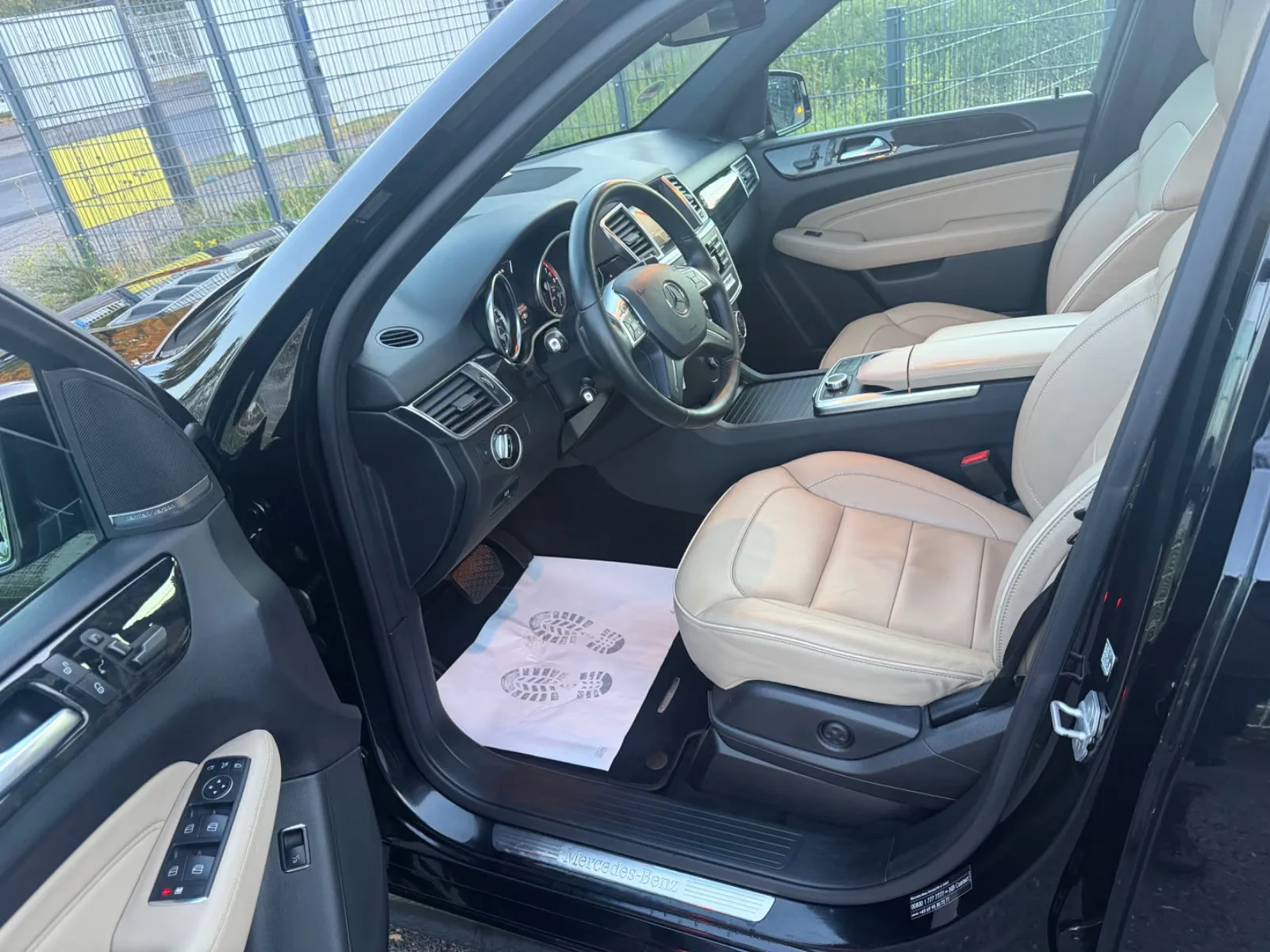 Mercedes-Benz Classe M 350 4MATIC Pack AMG | 306 ch | BVA | Toit panoramique | Cuir beige | Harman Kardon | GPS | Attelage