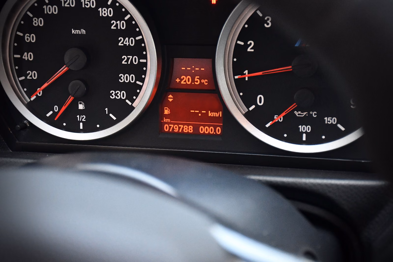 BMW M3 E92 V8 4.0 420 ch • Boîte manuelle • 79 800 km • Toit carbone • EDC • Cuir/Alcantara • GPS Pro