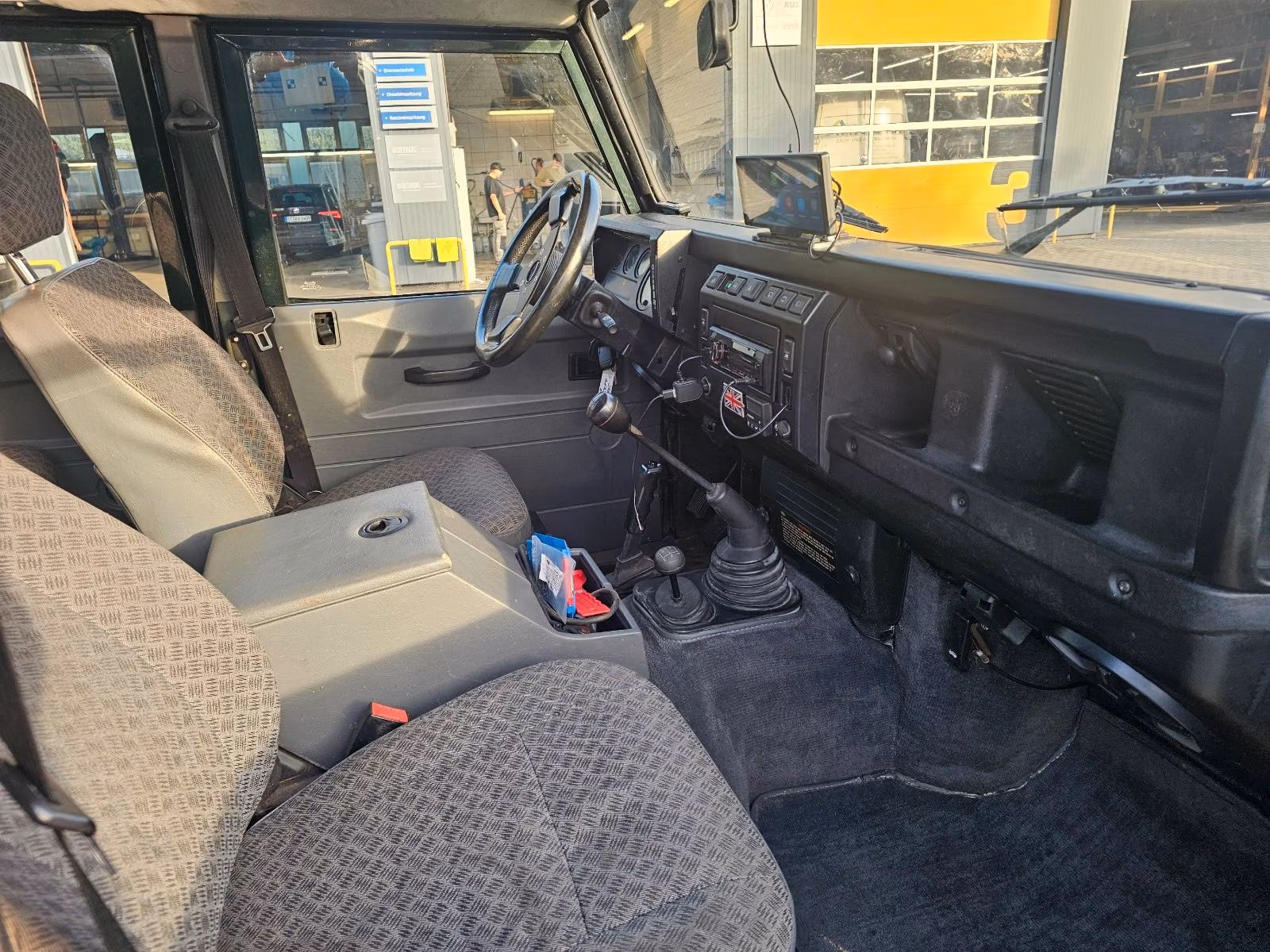 LAND ROVER DEFENDER 110 TD5 STATION WAGON