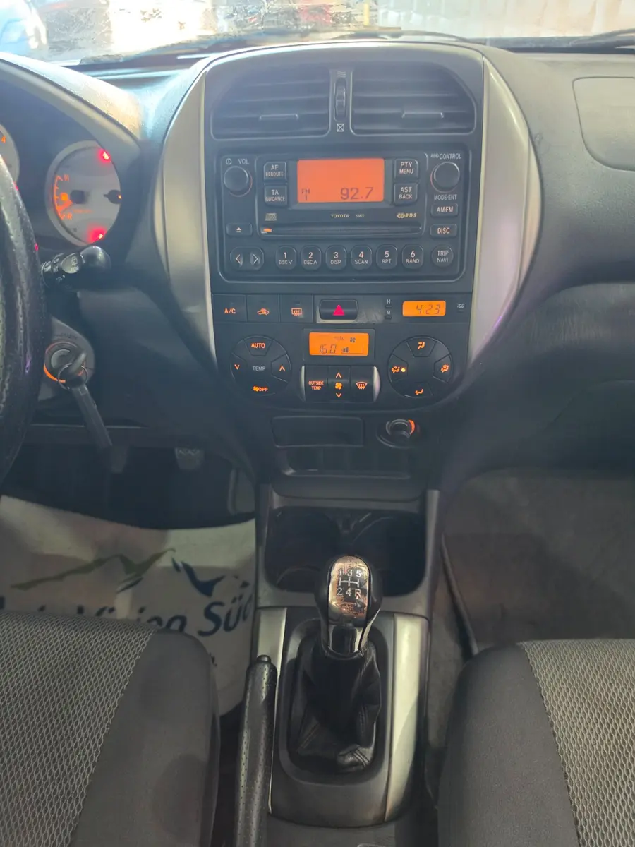 Toyota RAV4 2.0 D-4D 116 ch 4x4 Sol • 5 portes • Clim auto • Sièges chauffants • Attelage