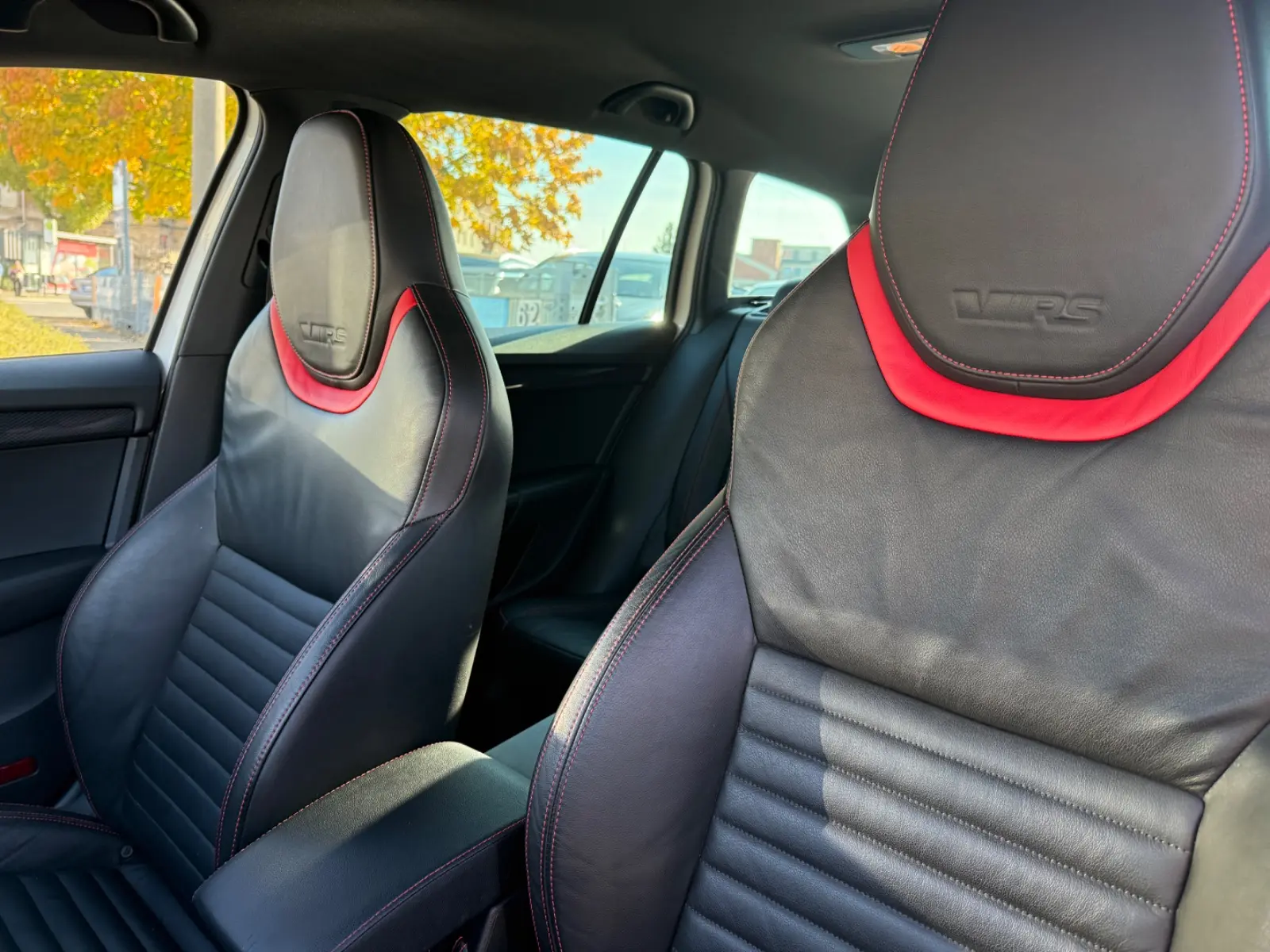 SKODA OCTAVIA COMBI RS 220CH - BVM - HAYON ÉLECTRIQUE - PACK SPORT - 127.450 KMS