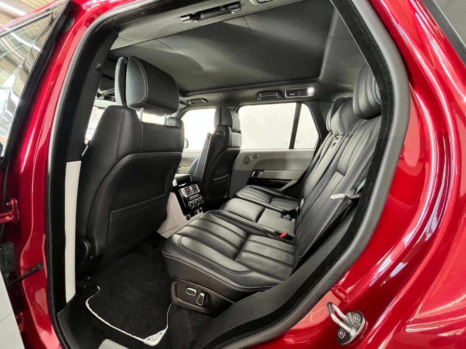 Land Rover Range Rover 5.0 V8 Autobiography | 510 ch | BVA | Toit panoramique | Meridian | Caméra 360 | Attelage | Sièges ventilés