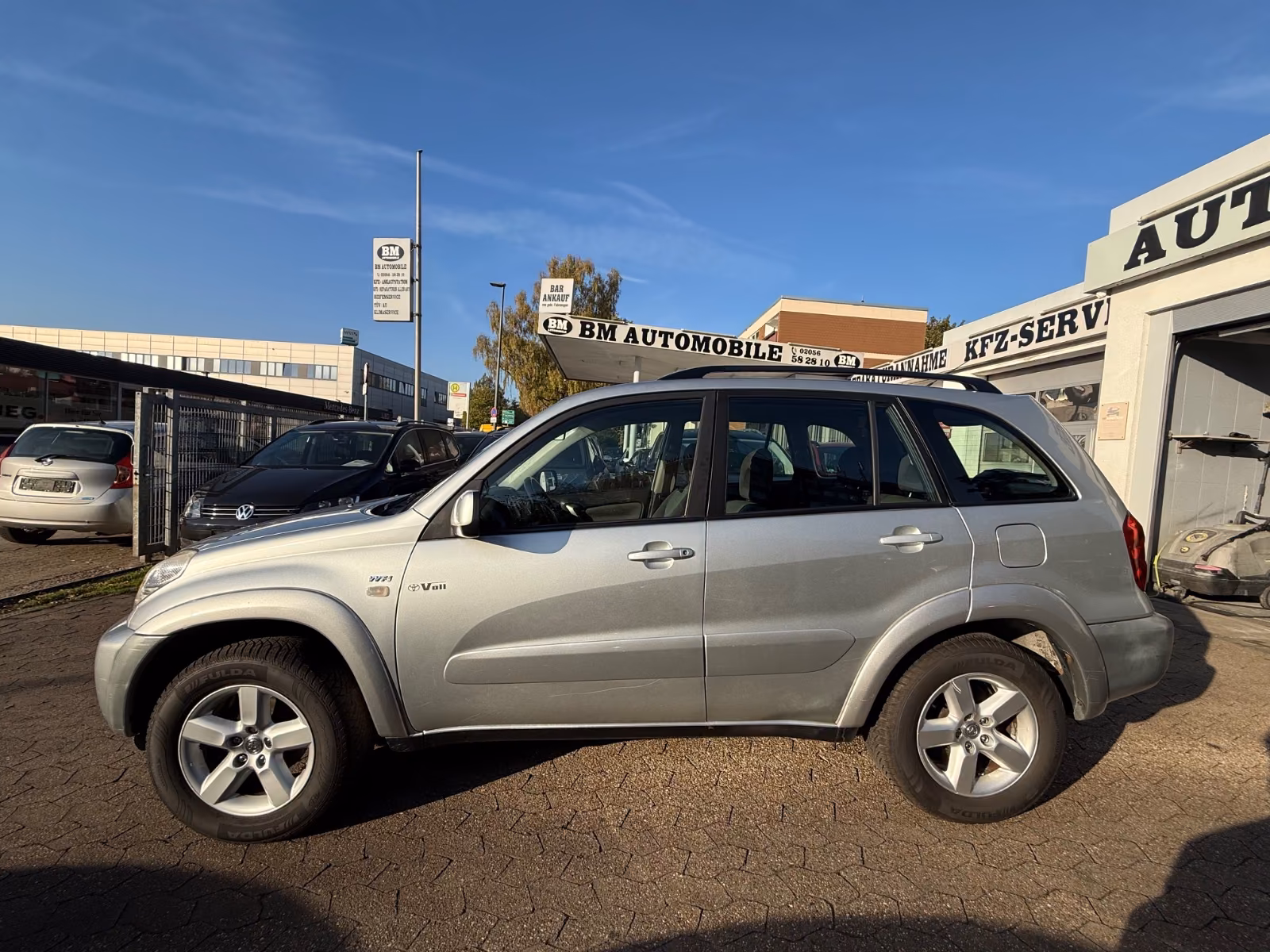 Toyota RAV4 2.0 VVT-i 150 ch 4x4 Sol • 5 portes • Clim auto • Attelage • Jantes 16"