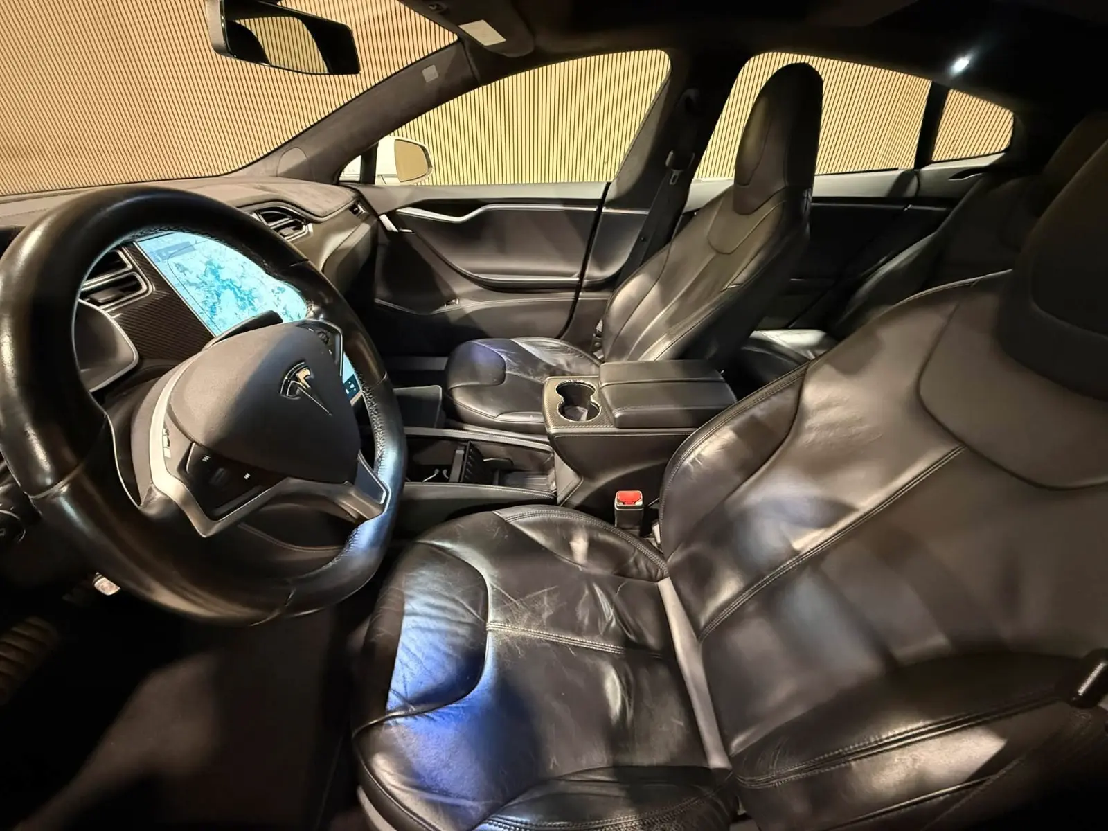 Tesla Model S Performance 85 367ch - Supercharge gratuite - Jantes 17" - Régulateur - Toit panoramique - Sièges chauffants éléctriques