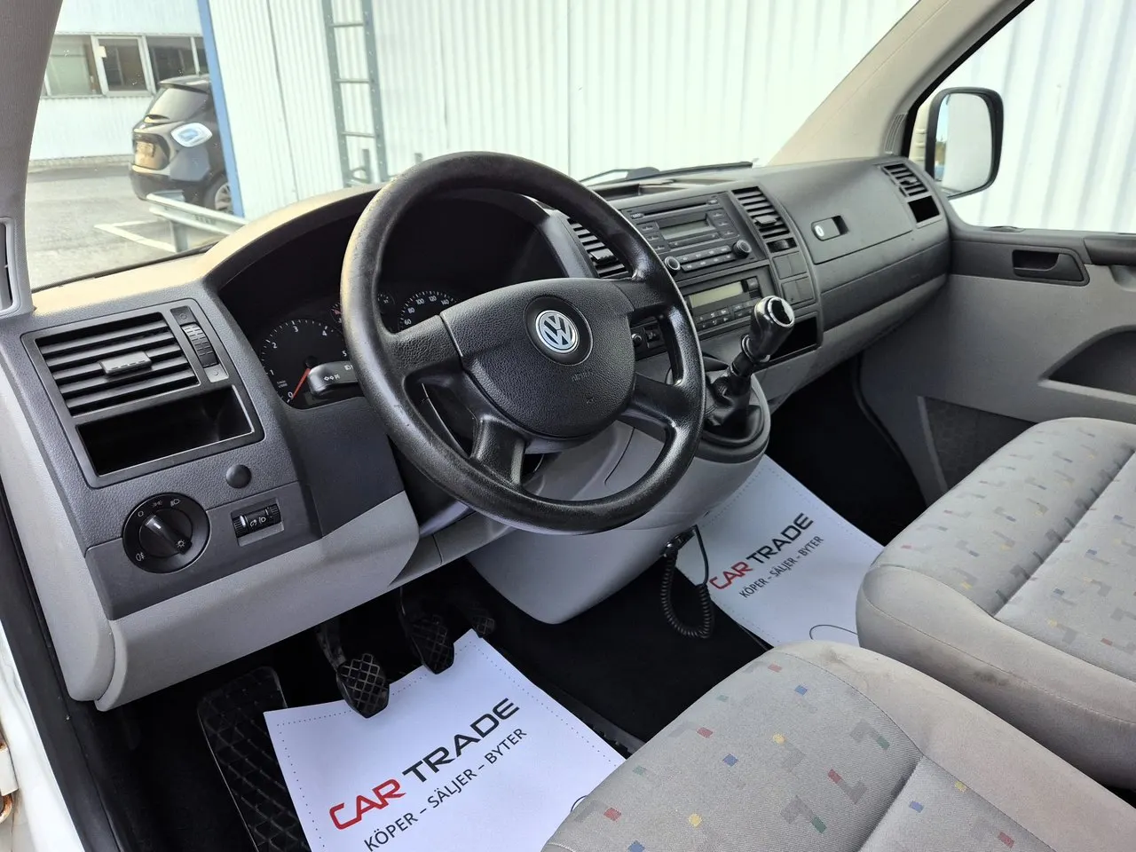 Volkswagen Caravelle 2.5 TDI Comfortline | 131 ch | BVM | 9 places | Chauffage auxiliaire programmable | Climatisation automatique | 2 propriétaires