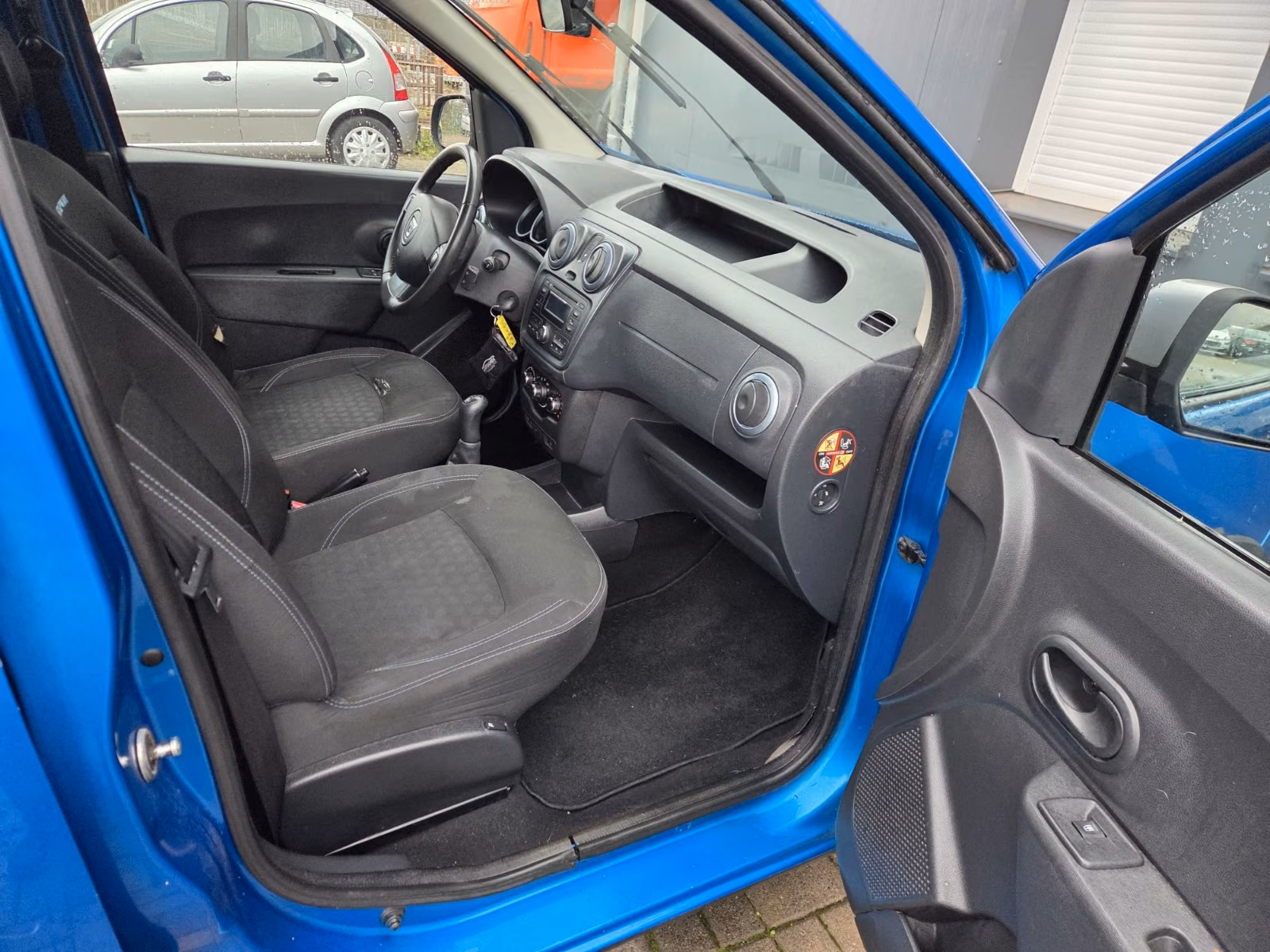 DACIA DOKKER STEPWAY 1.5 DCI / CLIMATISATION / RÉGULATEUR DE VITESSE | 90 ch | BVM | VOLANT EN CUIR