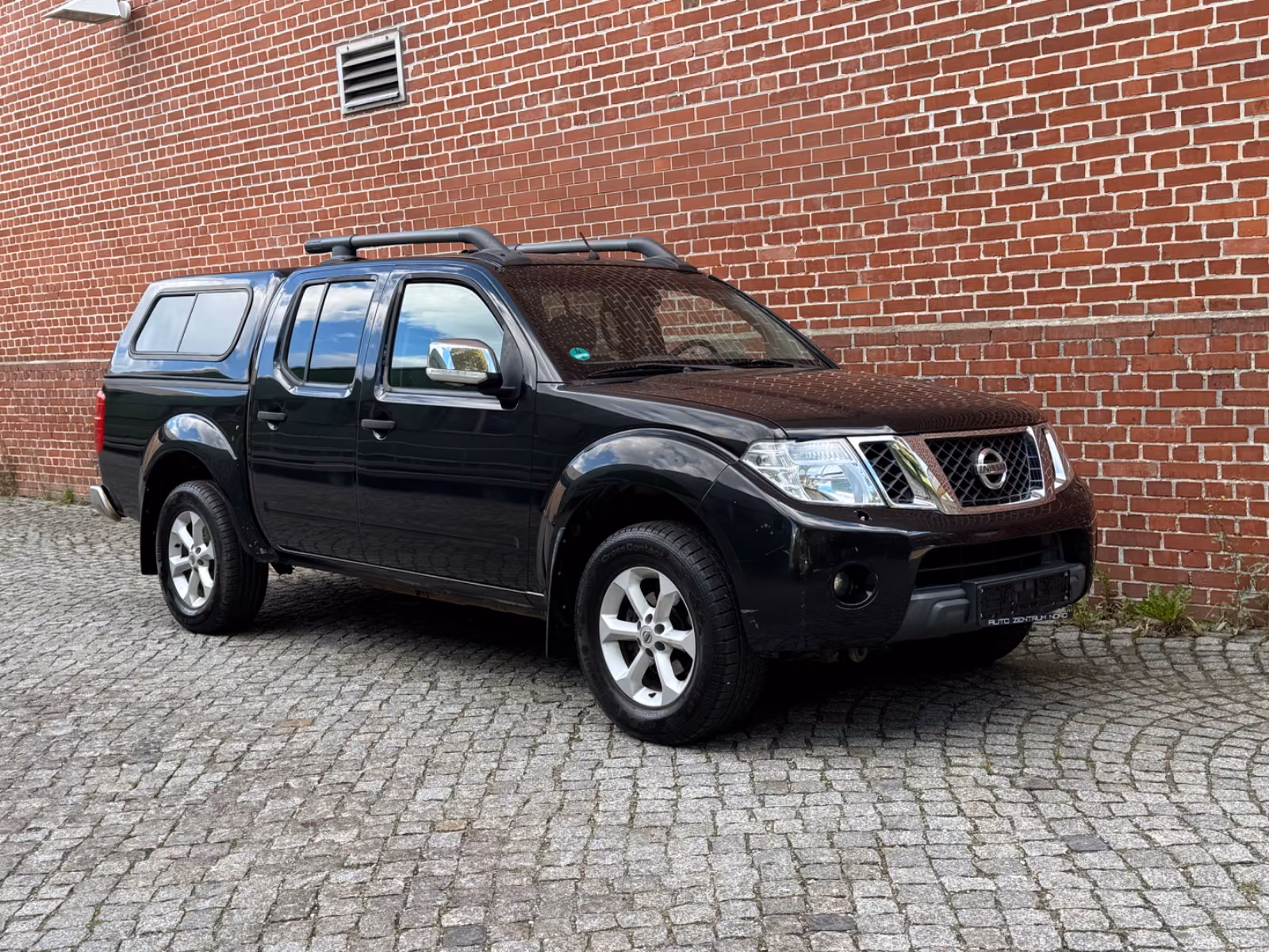 NISSAN NAVARA 2.5 DCI 190 CH – 4X4 – DOUBLE CABINE – CUIR – GPS – ATTELAGE – 150 000 KM