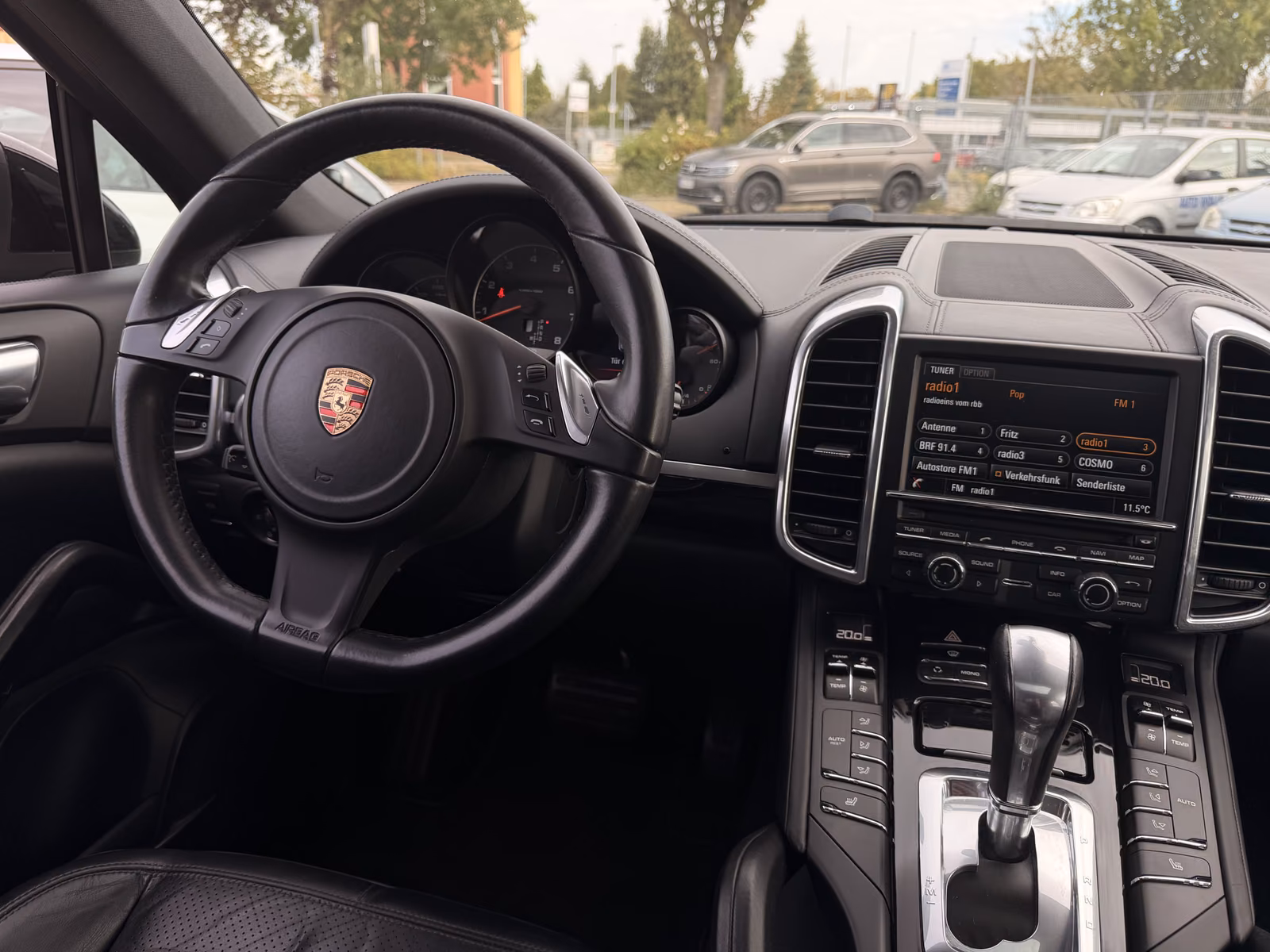 PORSCHE CAYENNE 3.6 V6 299ch TIPTRONIC 4x4 - SUSPENSION PNEUMATIQUE - CHAUFFAGE AUXILIAIRE - TOIT OUVRANT - ATTELAGE - JANTES 20"