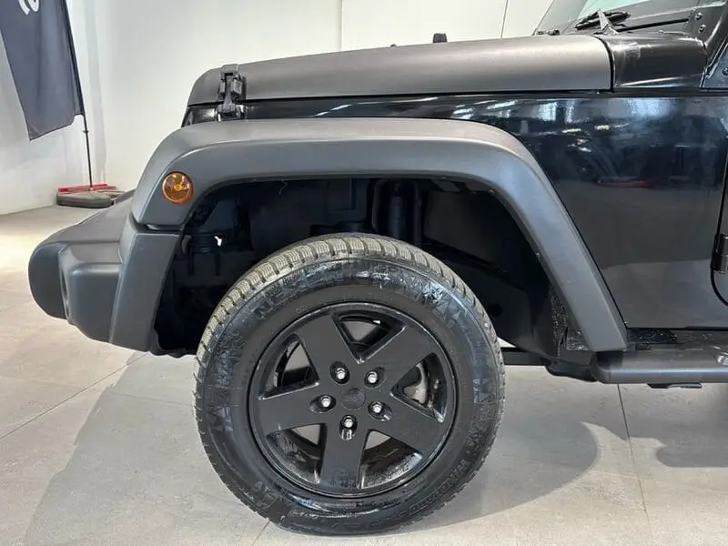 Jeep Wrangler 2.8 CRD Sport | 200 ch | BVM | Hard-top | Climatisation | Régulateur de vitesse | Jantes alu noires