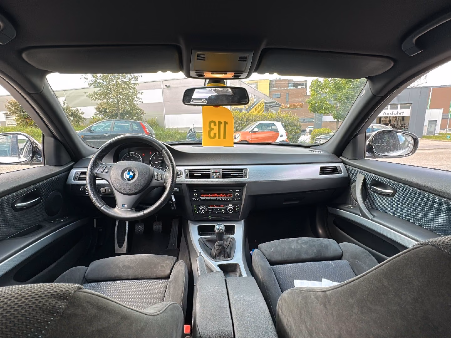 BMW 318 I M PACK SPORT | 143 ch | BVM | SIÈGES CHAUFFANTS |