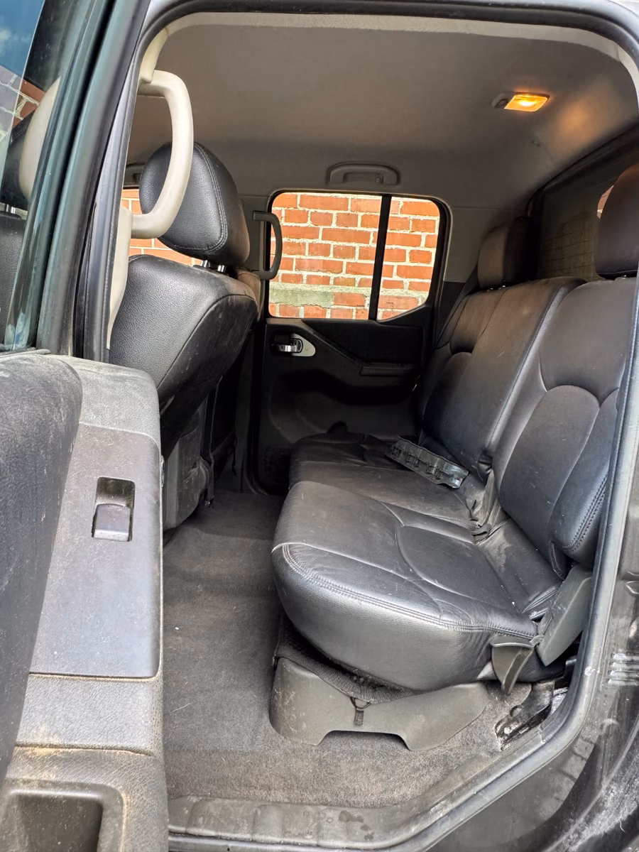 NISSAN NAVARA 2.5 DCI 190 CH – 4X4 – DOUBLE CABINE – CUIR – GPS – ATTELAGE – 150 000 KM