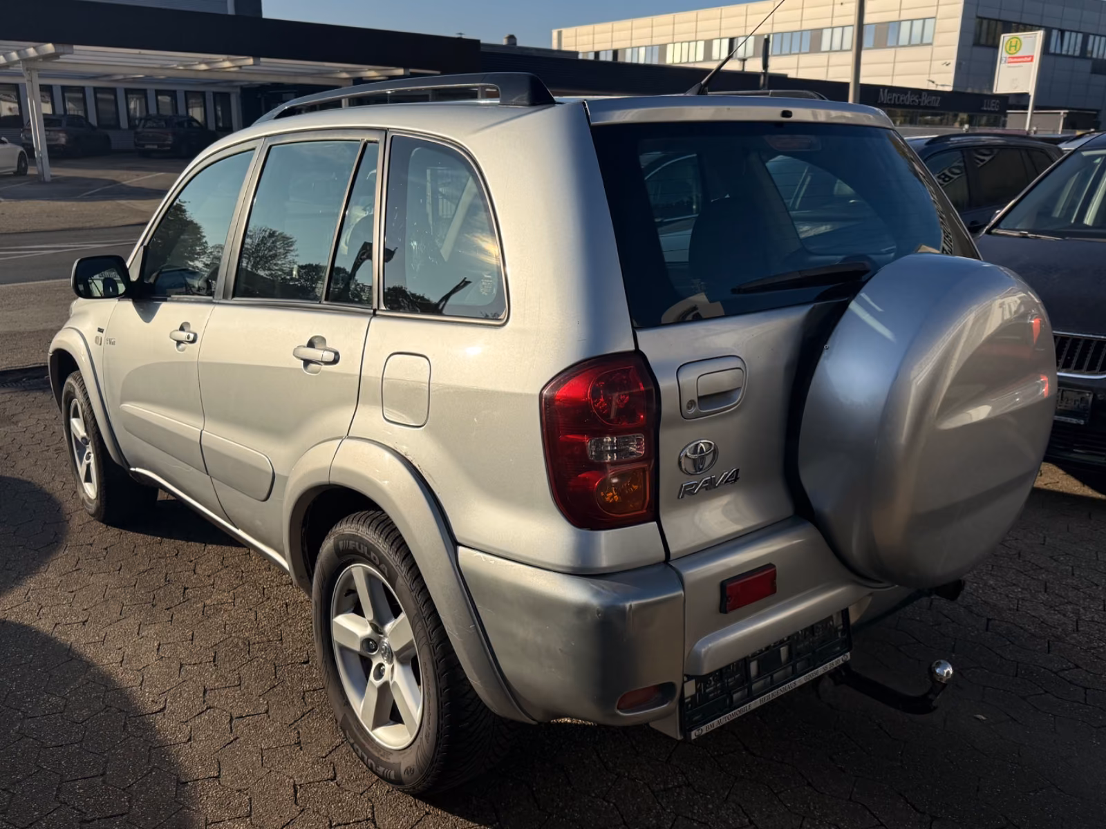 Toyota RAV4 2.0 VVT-i 150 ch 4x4 Sol • 5 portes • Clim auto • Attelage • Jantes 16"